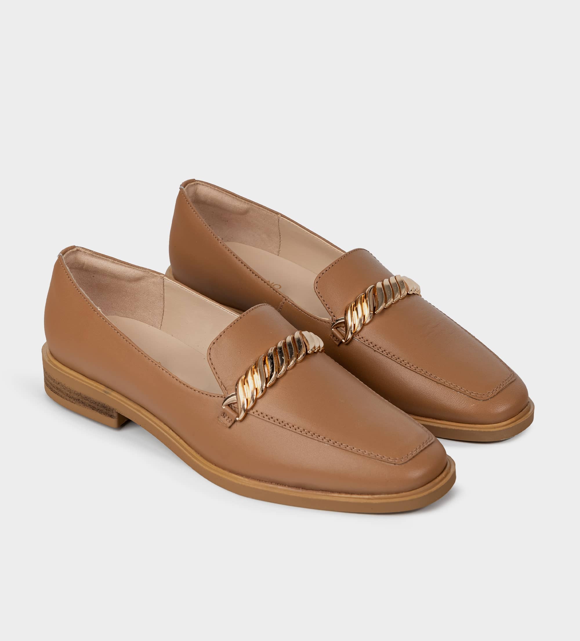 MOCASÍN HEBILLA PIEL CAMEL