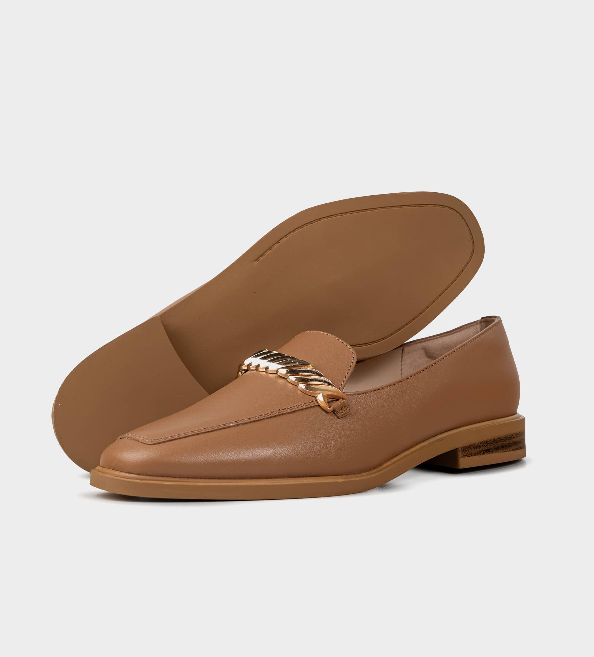 MOCASÍN HEBILLA PIEL CAMEL