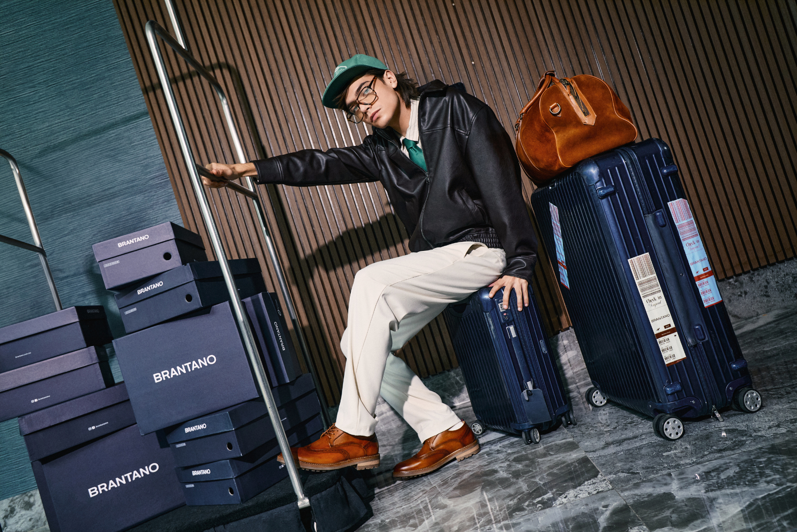 El arte de viajar ligero: 5 pares de zapatos que resuelven todas tus vacaciones