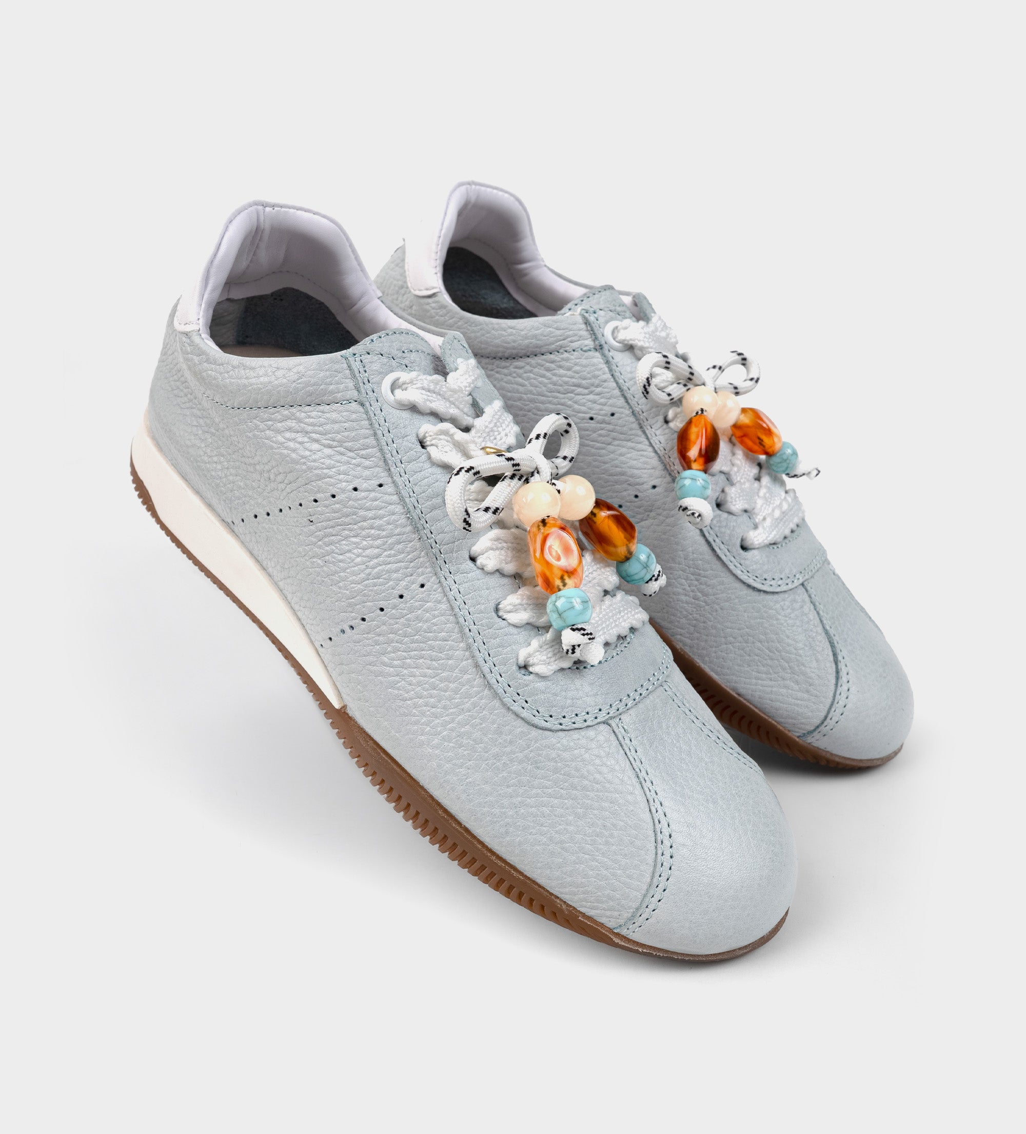 CHARMS SNEAKERS MOÑOS TEXTIL CAREY