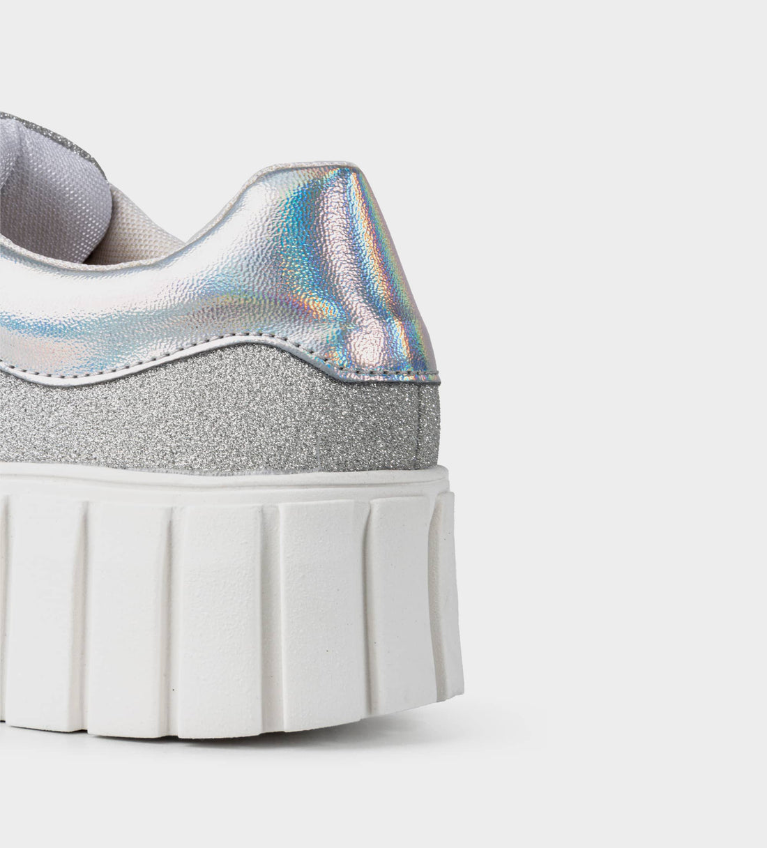 SNEAKER PLATAFORMA PLATA