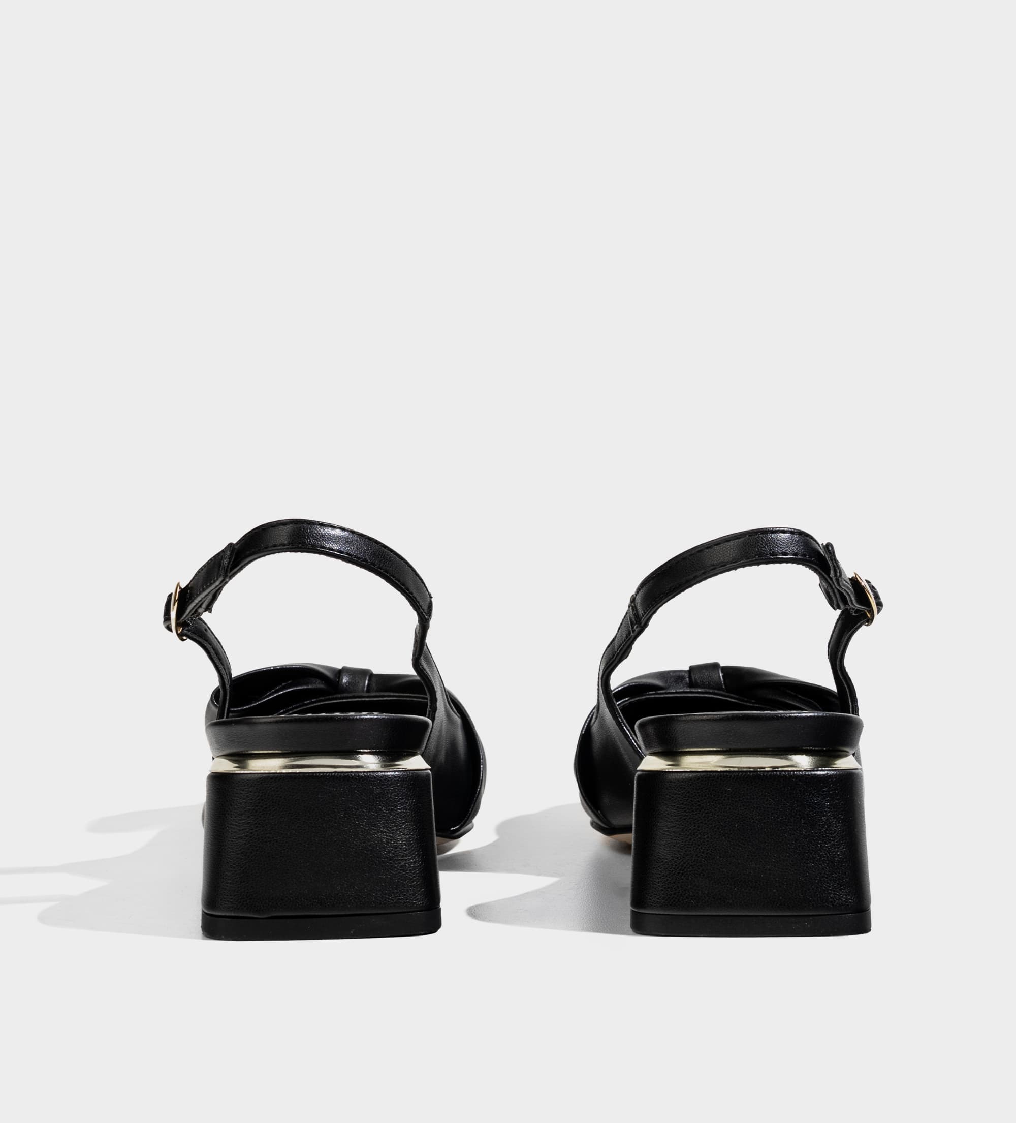 ZAPATILLA DESTALONADA MOÑO NEGRO