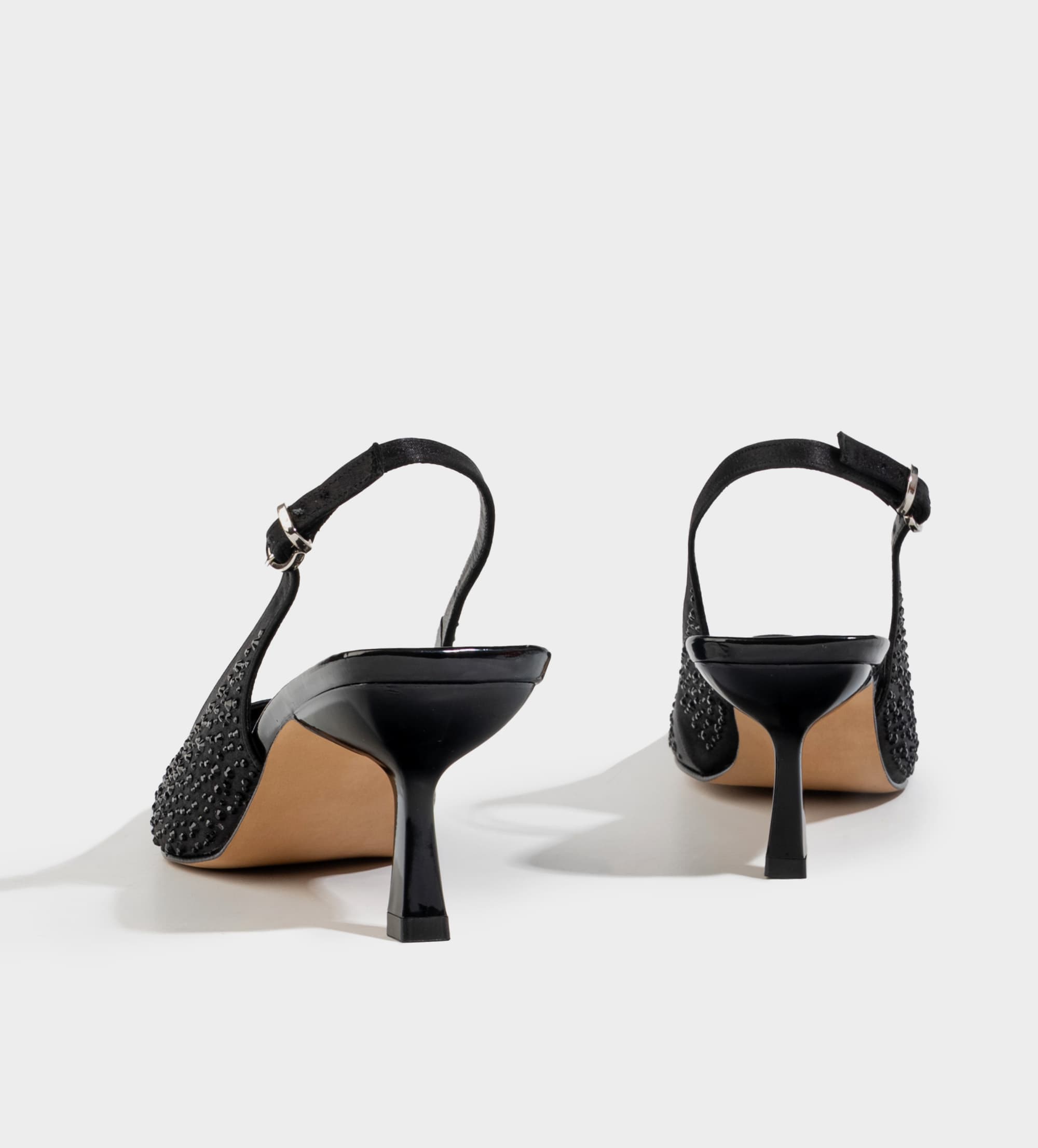 ZAPATILLA DESTALONADA TEXTIL NEGRO BRILLOS