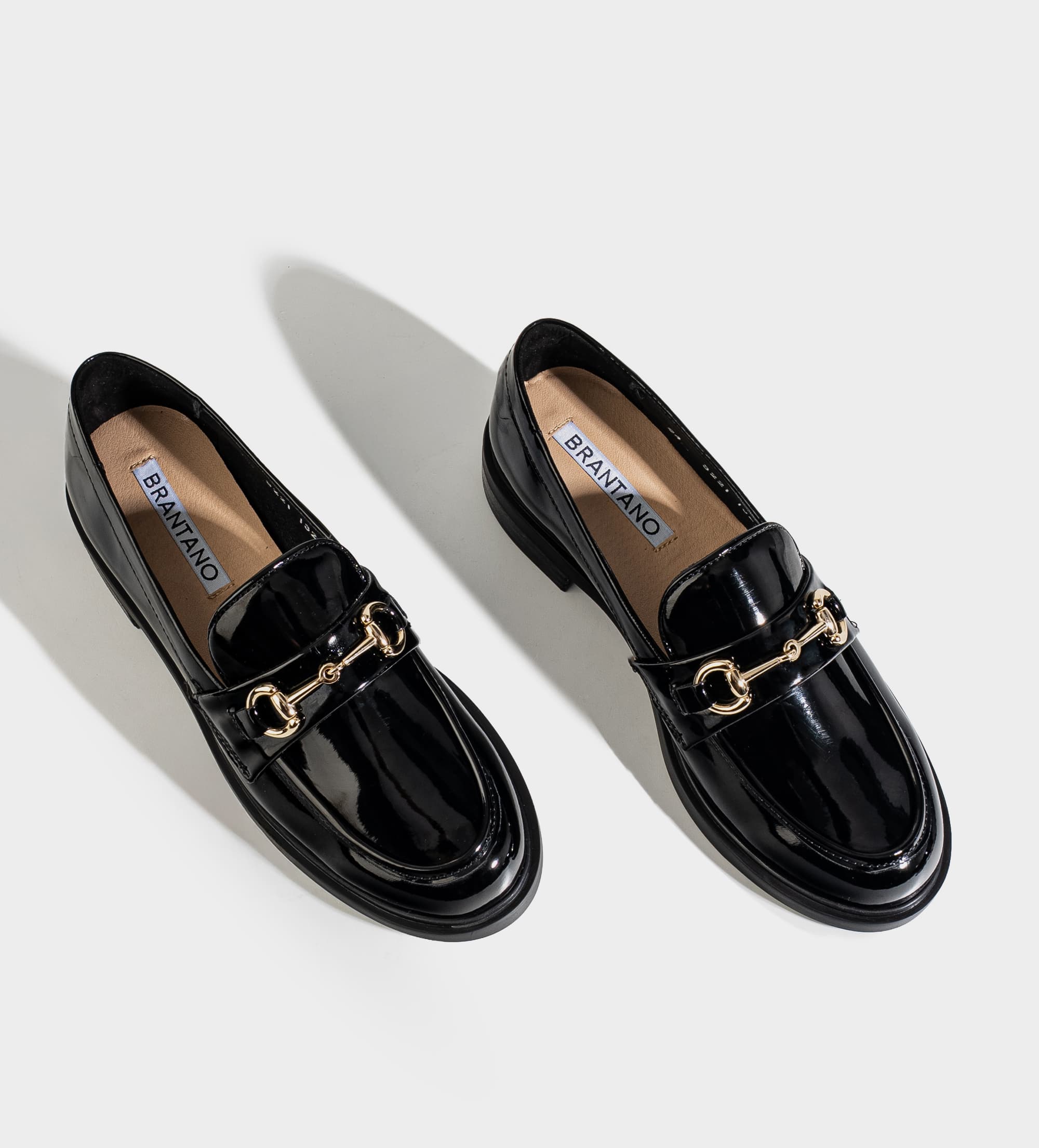 MOCASÍN CHAROL HEBILLA NEGRO