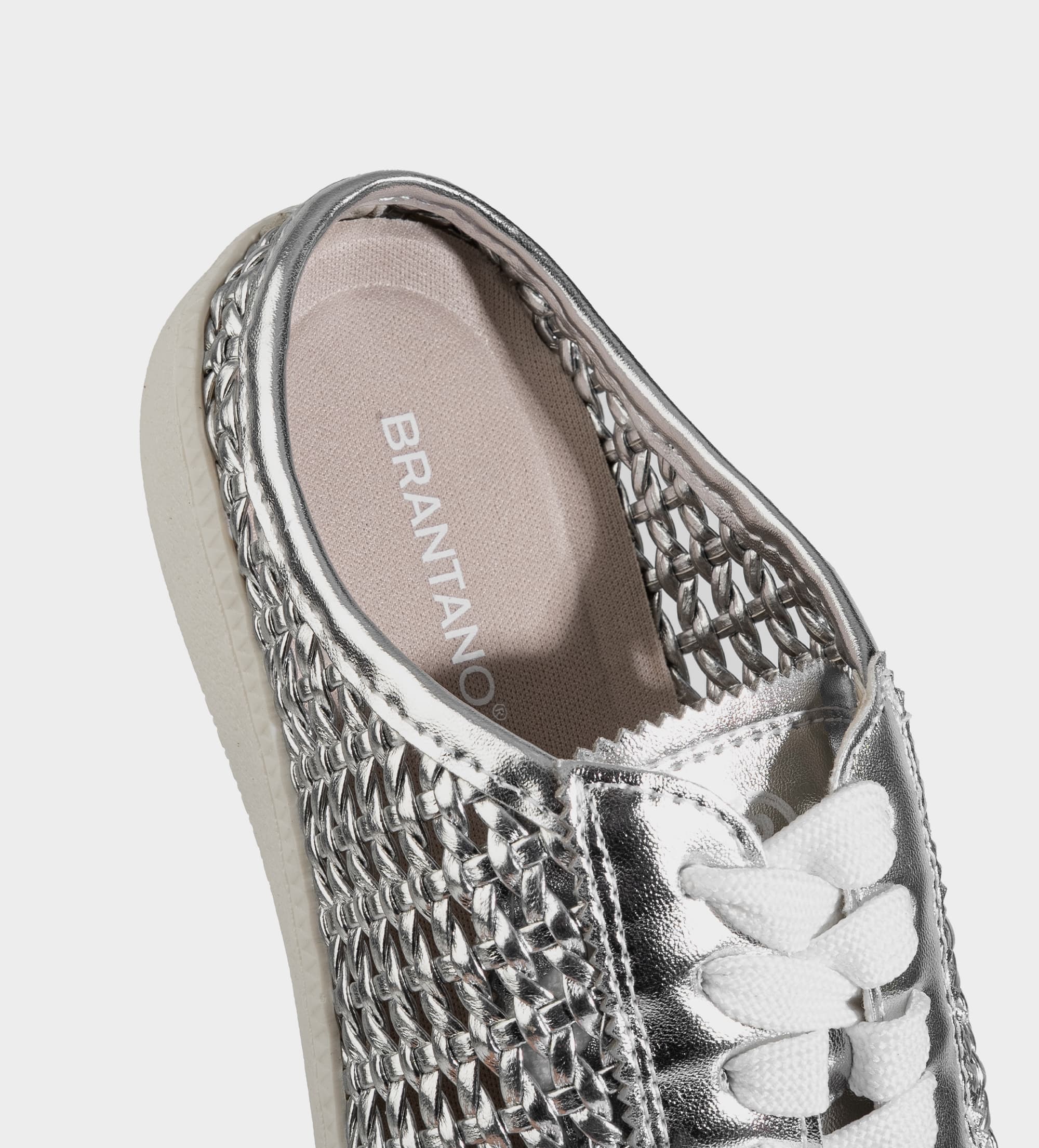 MULE SNEAKER CONFORT PLATEADO