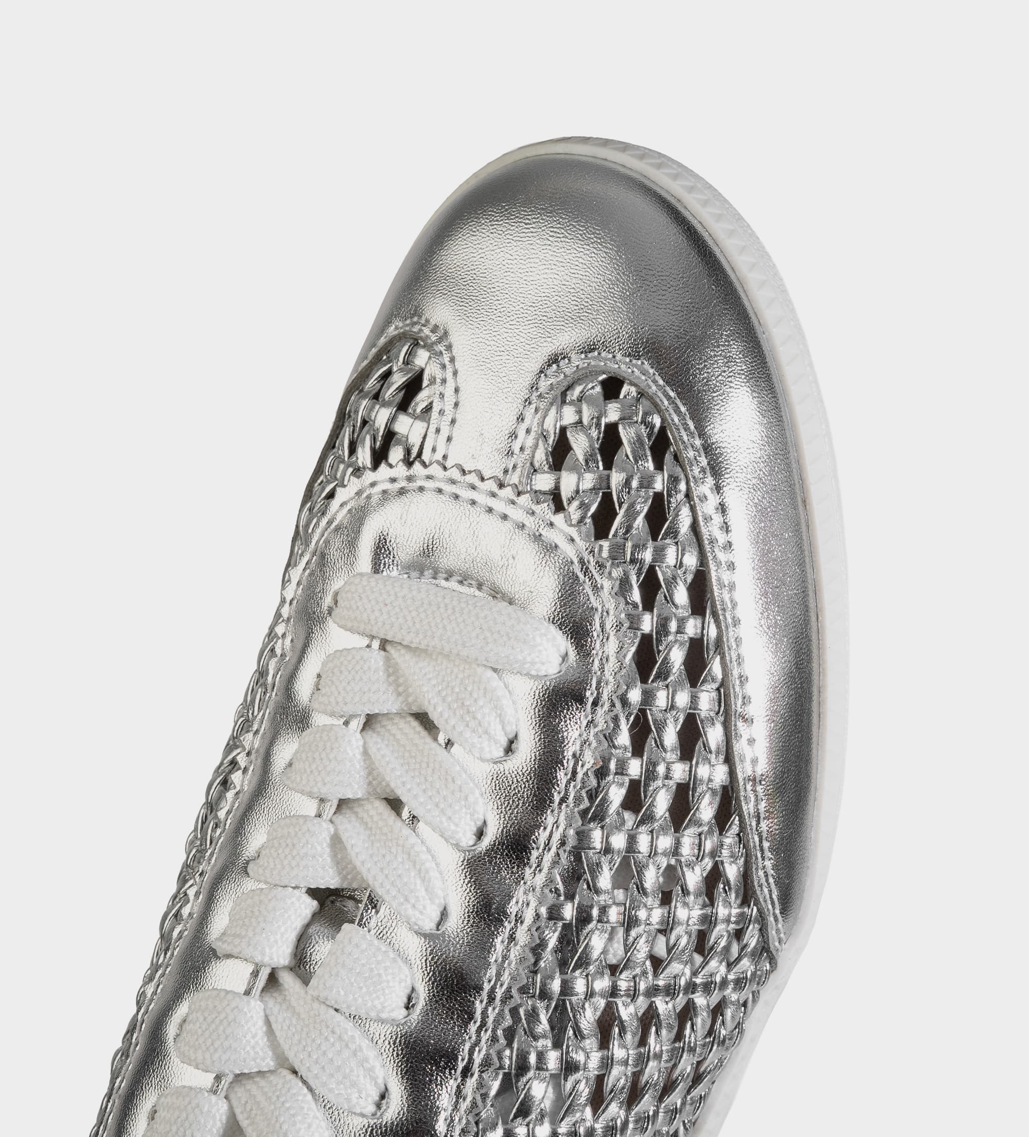 MULE SNEAKER CONFORT PLATEADO