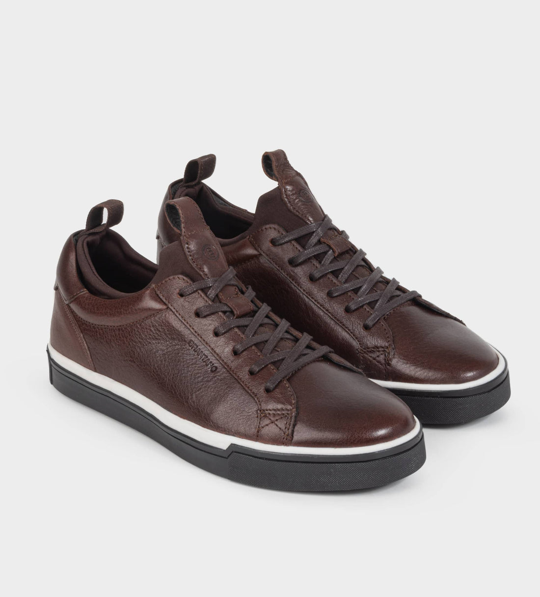SNEAKERS PIEL CAFÉ DETALLE