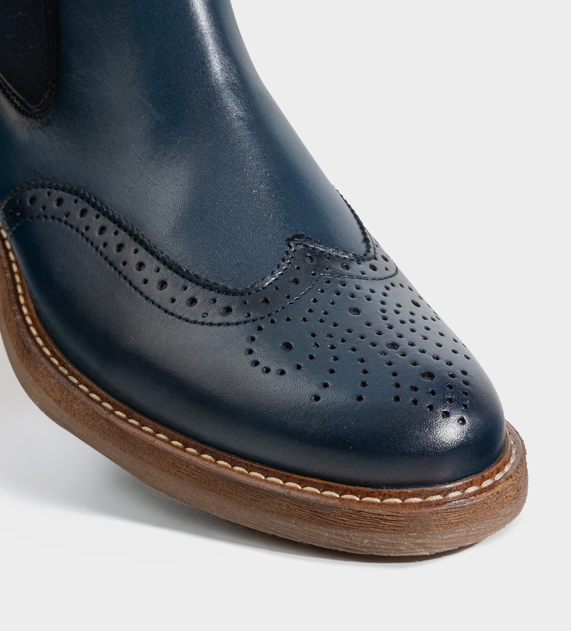 BOTA CHELSEA BROGUE PIEL AZUL