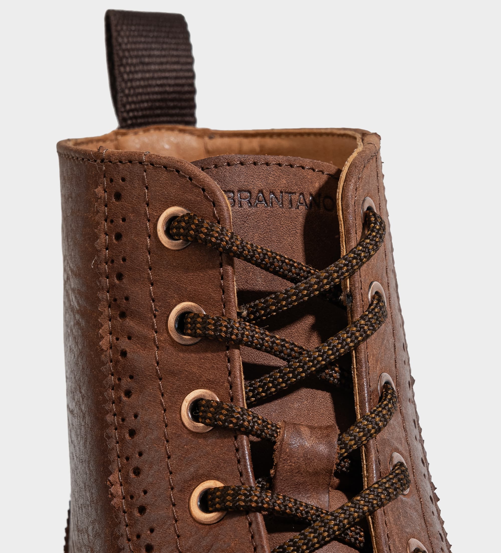 BOTA AGUJETAS BROGUE PIEL MIEL