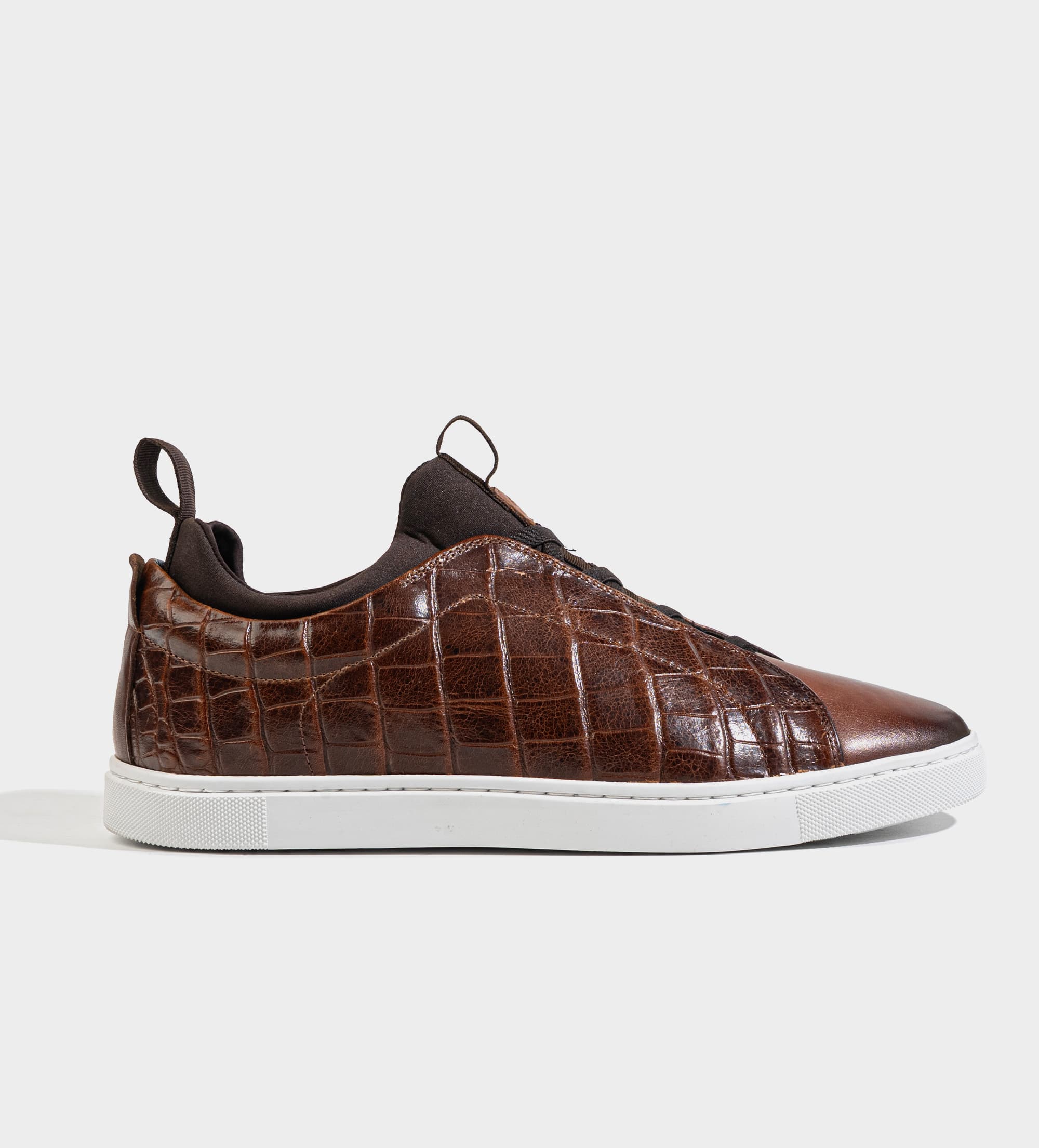 SNEAKER SLIP ON PIEL CROCO CAFÉ