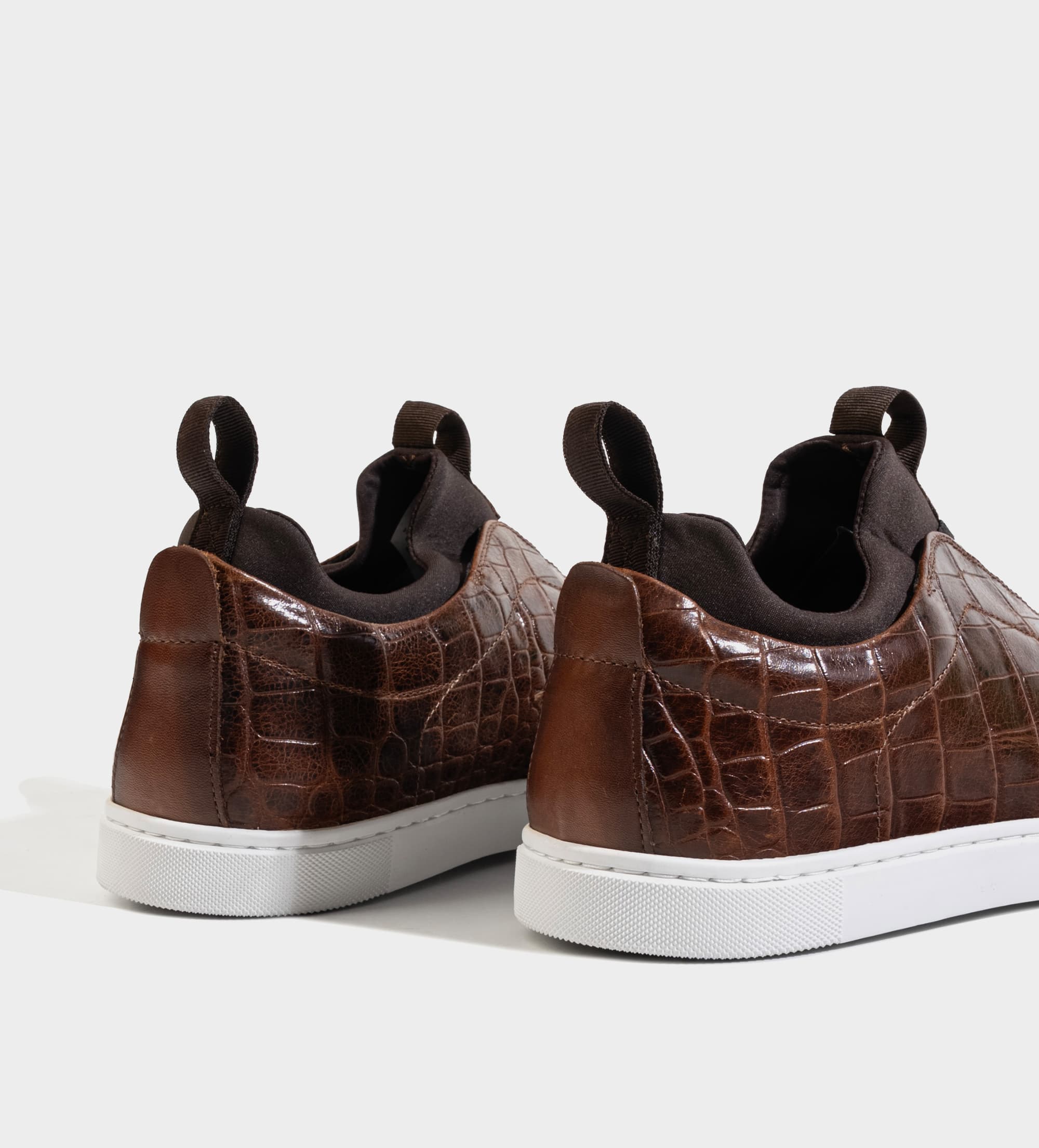 SNEAKER SLIP ON PIEL CROCO CAFÉ
