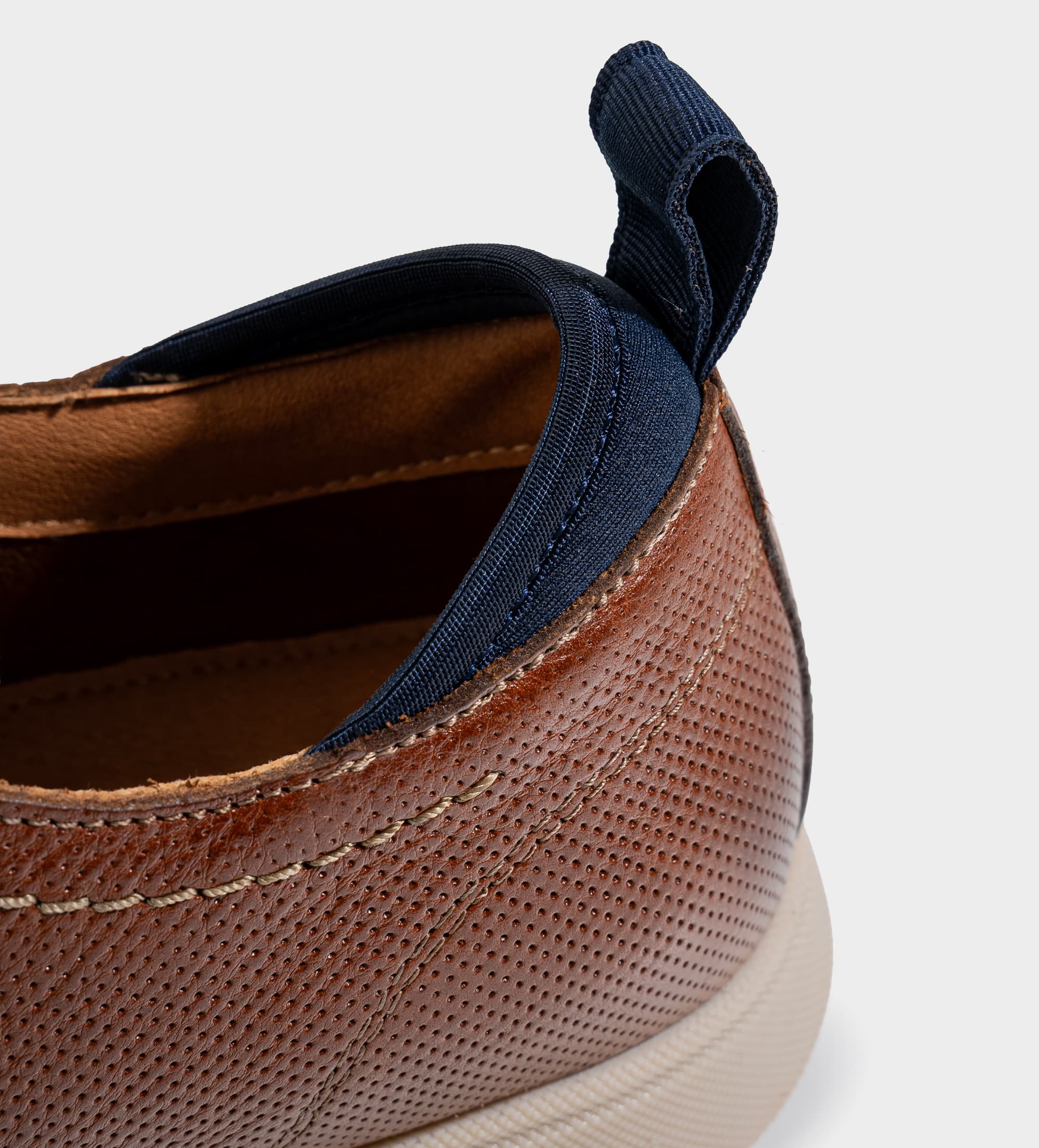 ZAPATO DERBY CASUAL PIEL MIEL SUELA BLANCA