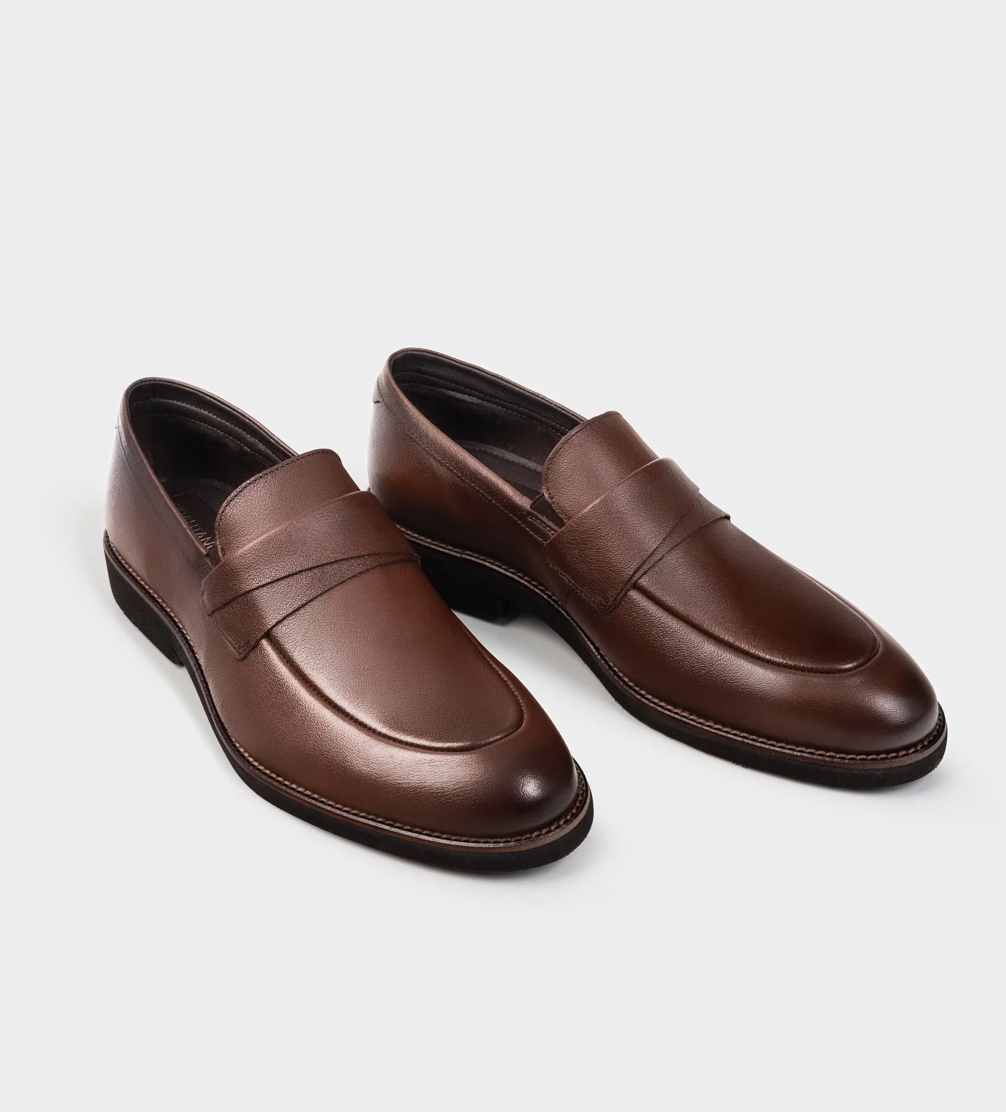 MOCASÍN VESTIR SUELA ULTRALIGERA PIEL CAFÉ
