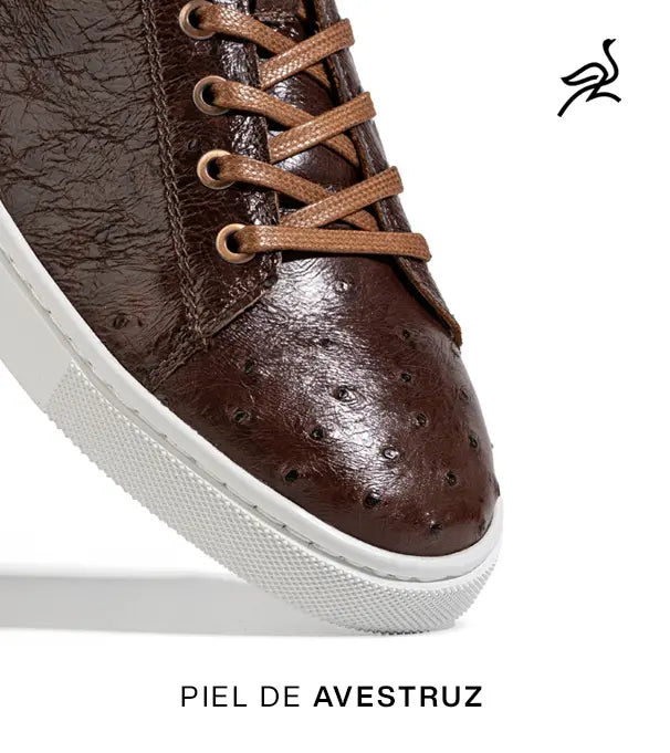 Elaborado con piel de avestruz genuina y fabricación artesanal (old school).