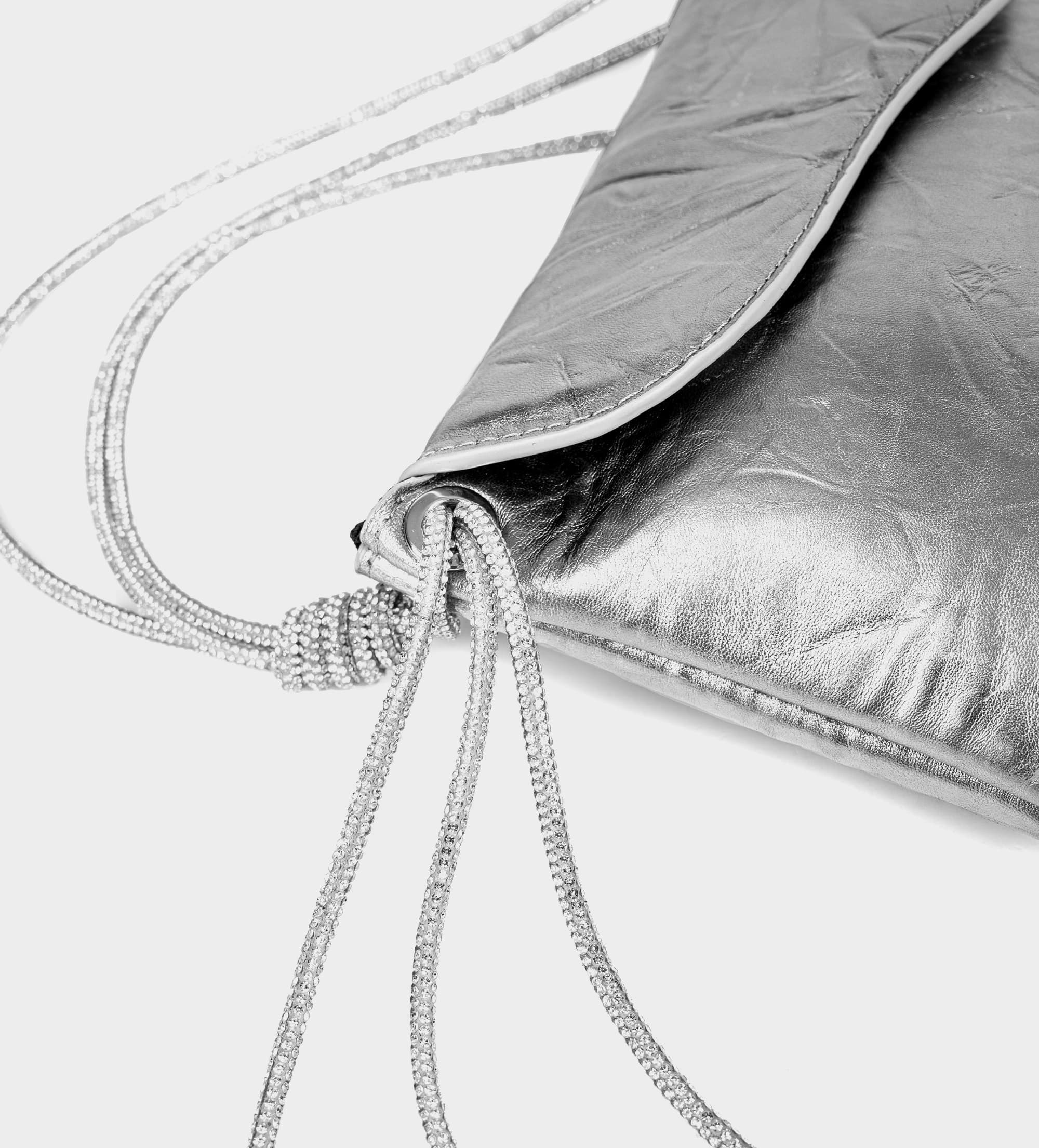 BOLSO HANDLE PIEL PLATA ASA CRISTALES