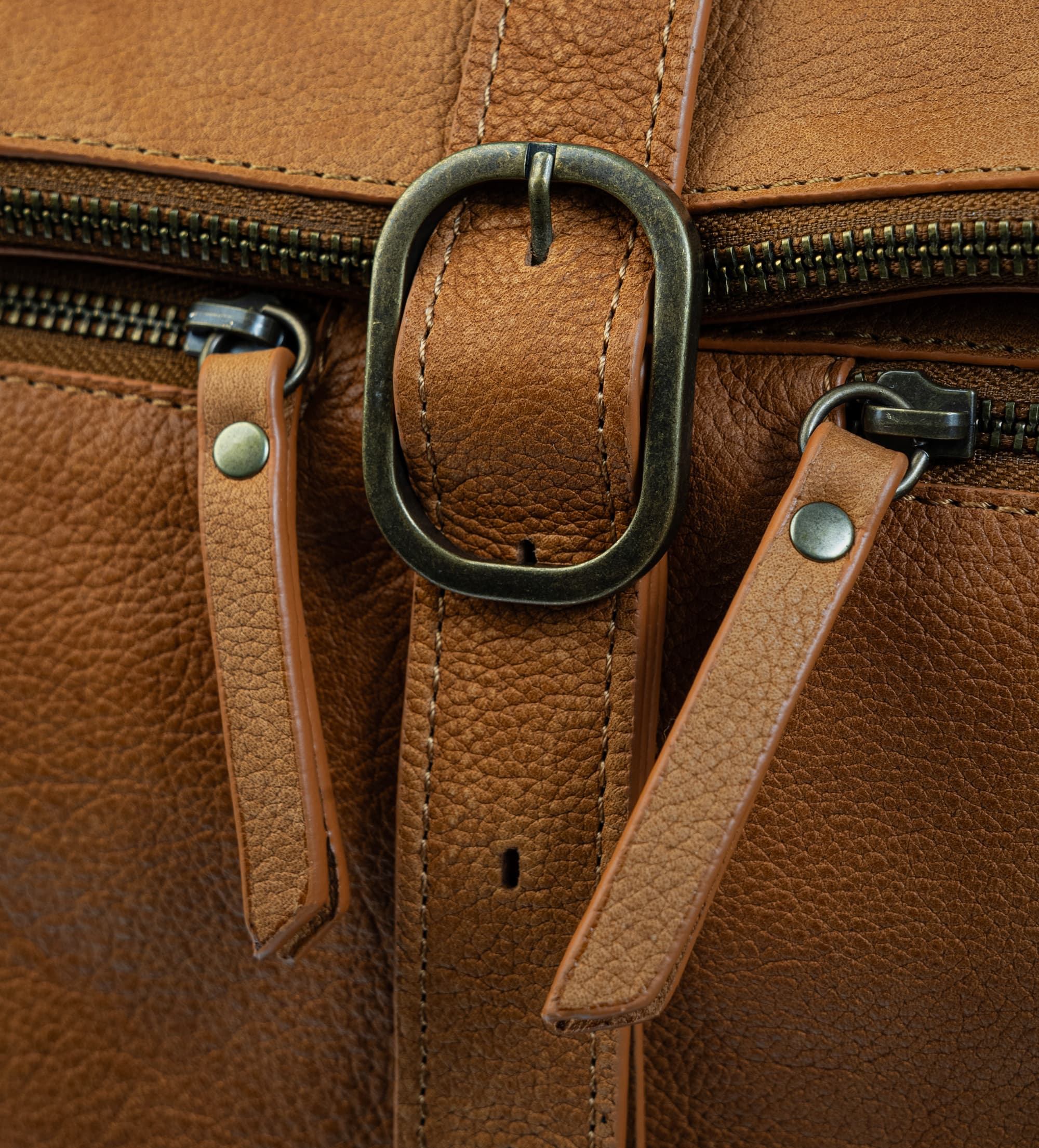 BACKPACK HERRAJE PIEL CAFÉ