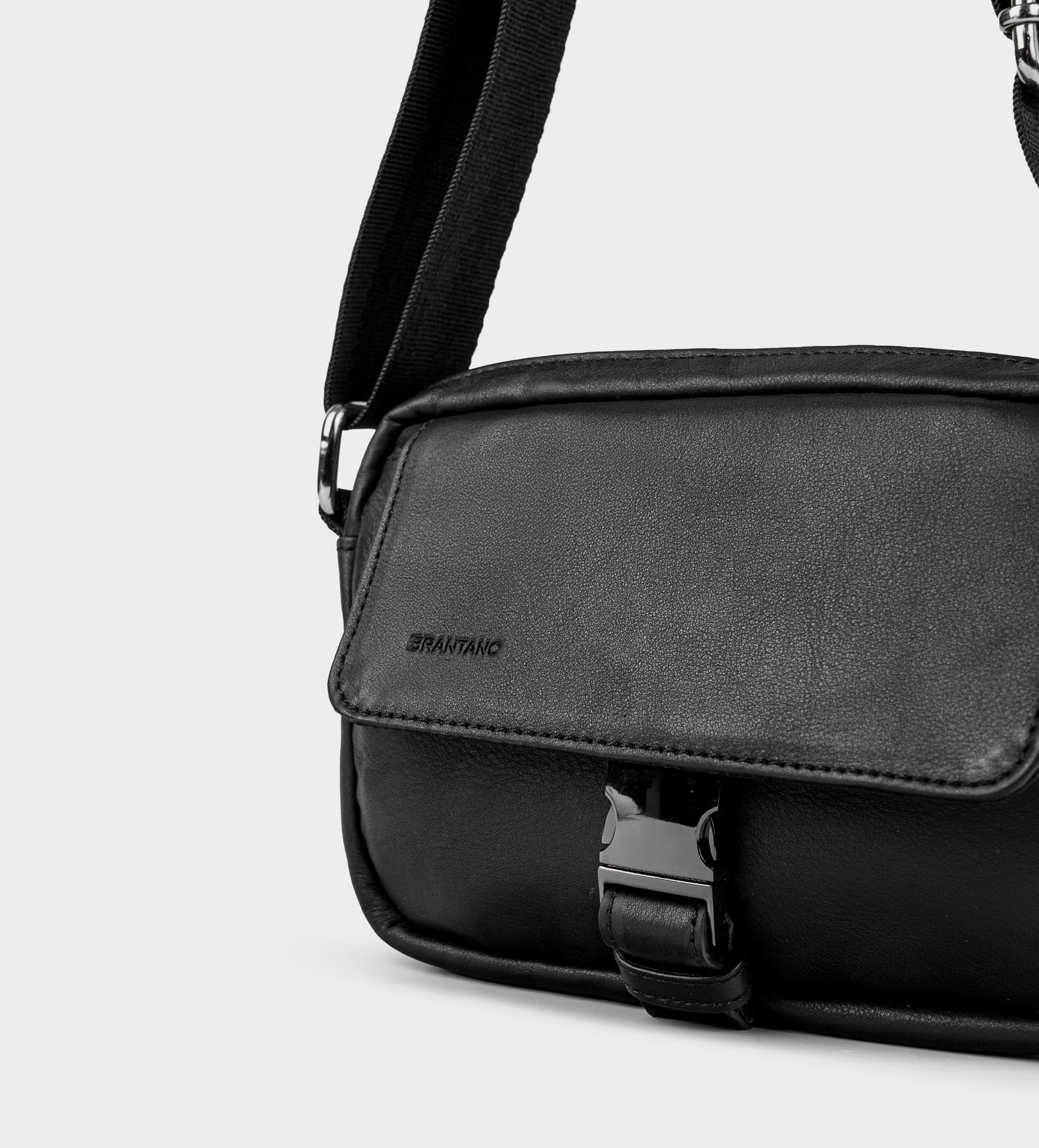 BOLSO CROSSBODY PIEL NEGRO BROCHE