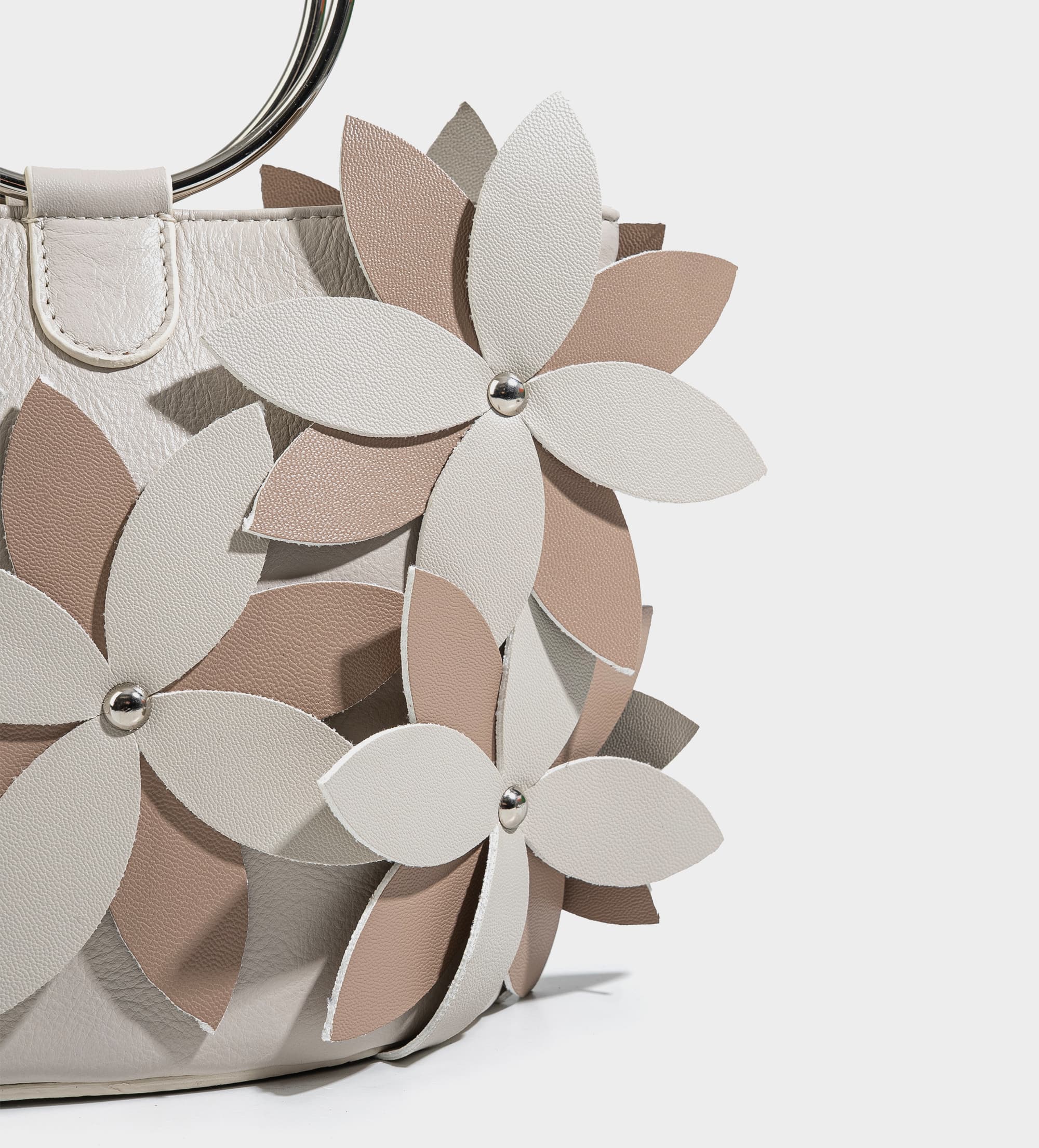 BOLSO BUCKET ASA METÁLICA PIEL NUDE