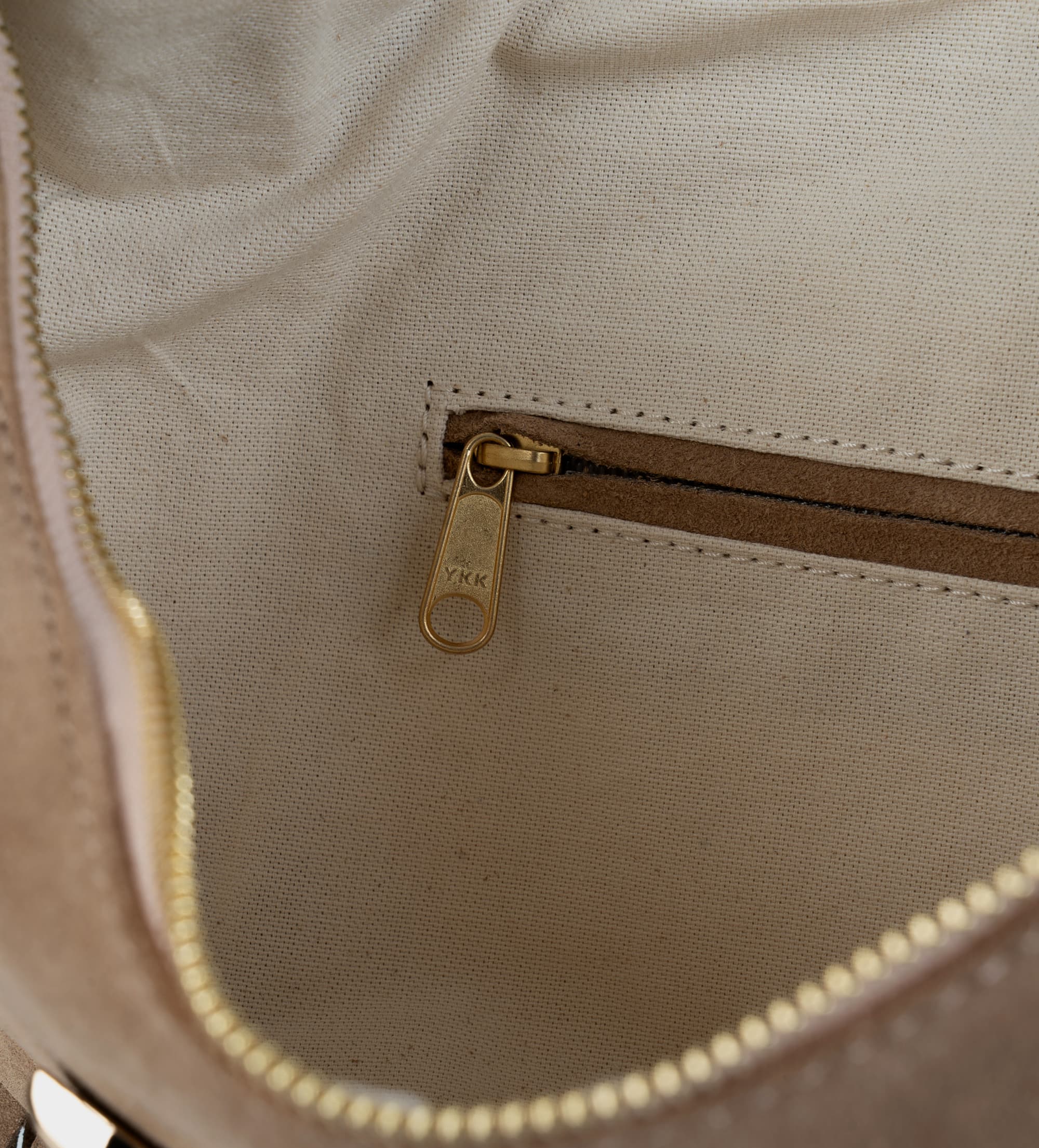 BOLSA HOBO PIEL CAFÉ FLECOS