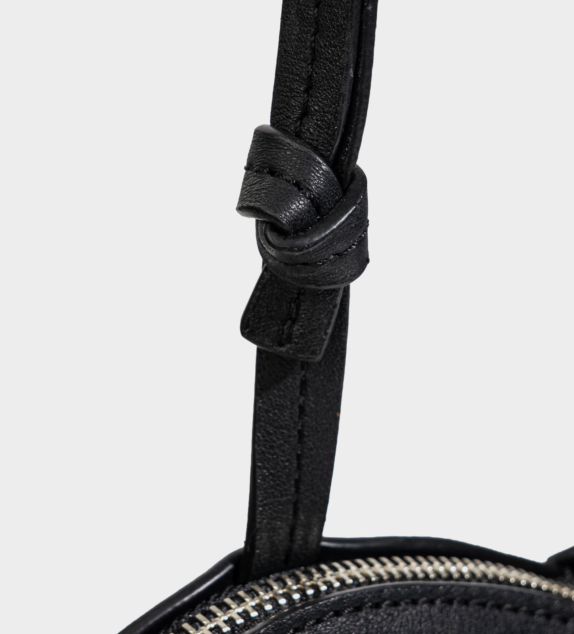 BOLSA CROSSBODY CORAZÓN PIEL NEGRO