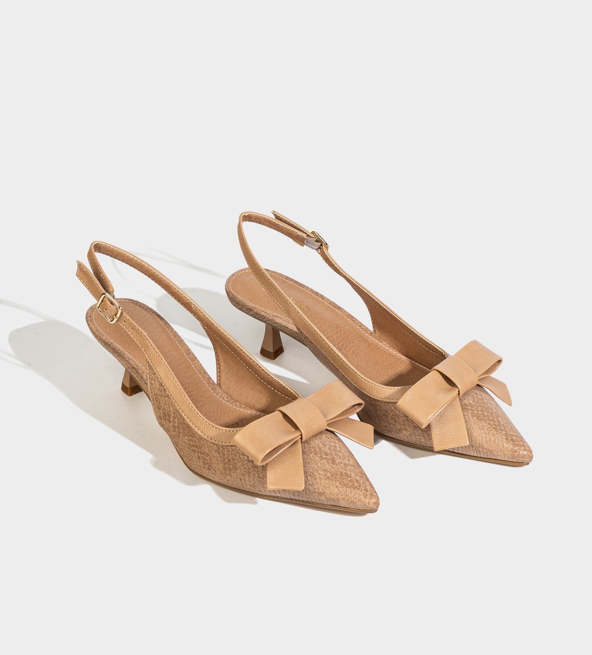 ZAPATILLA DESTALONADA TACÓN KITTEN GRABADO NUDE