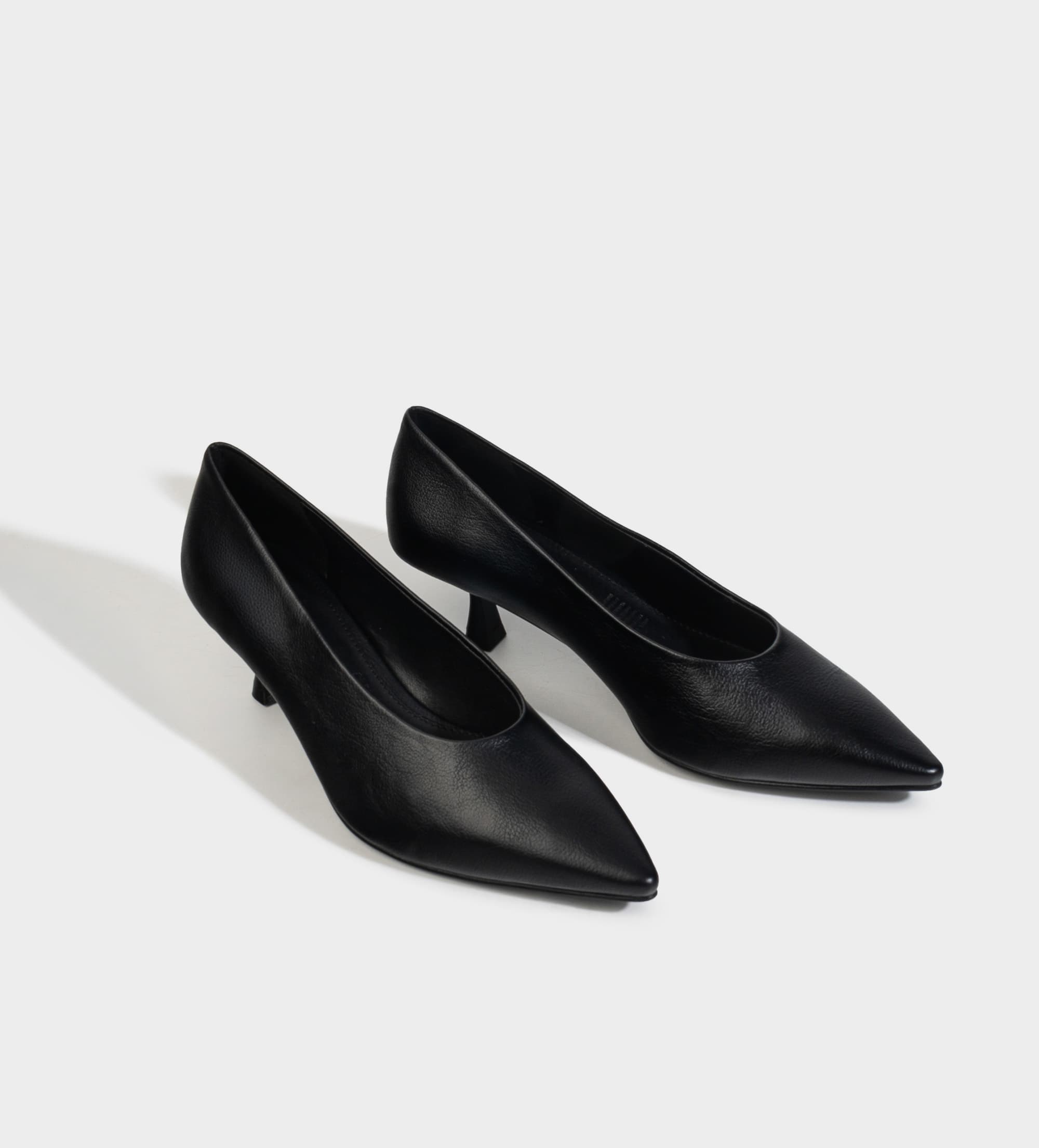 ZAPATILLA TACÓN KITTEN PUNTA FINA NEGRO