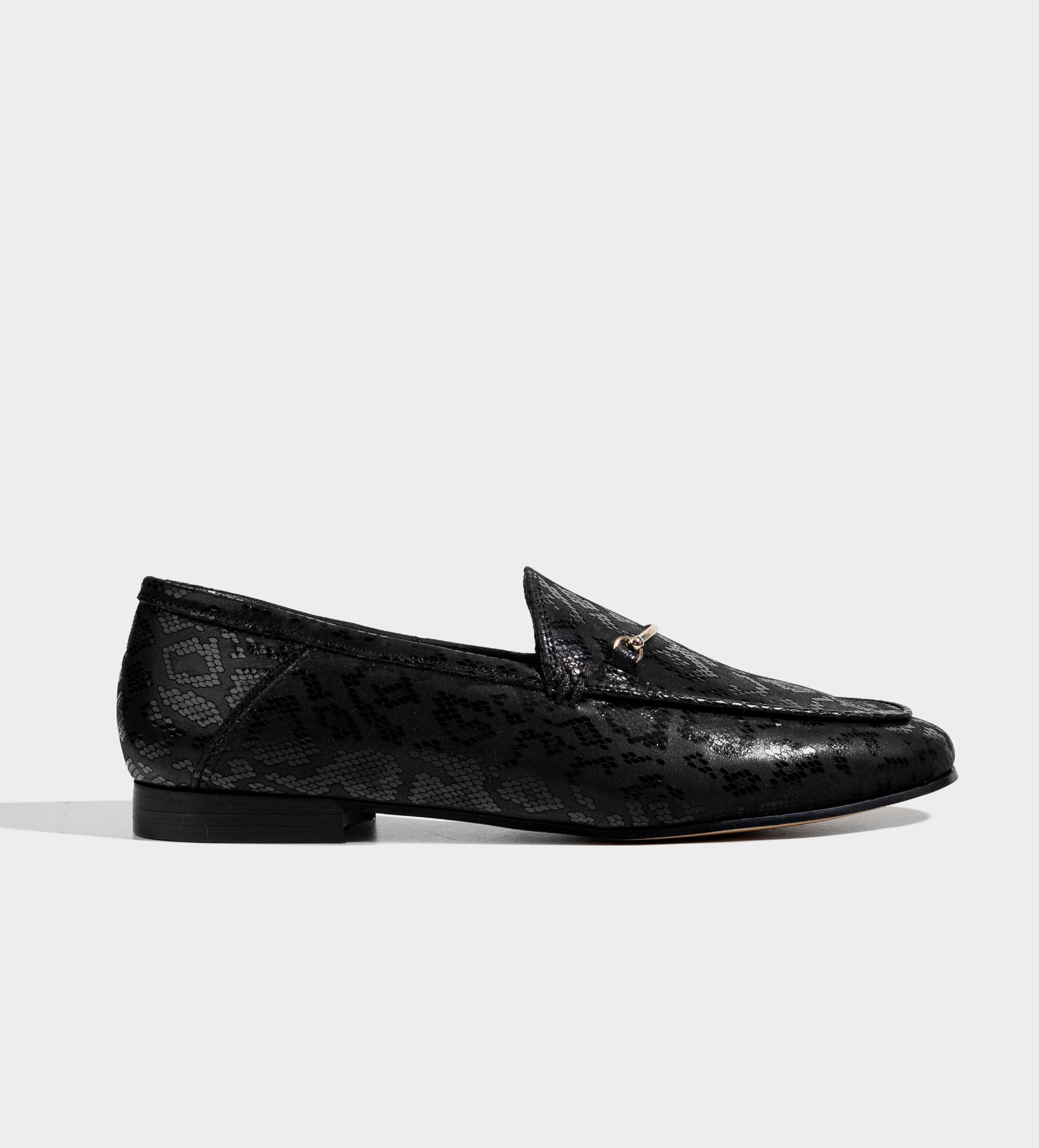 MOCASÍN PIEL HERRAJE GRABADO SNAKE NEGRO