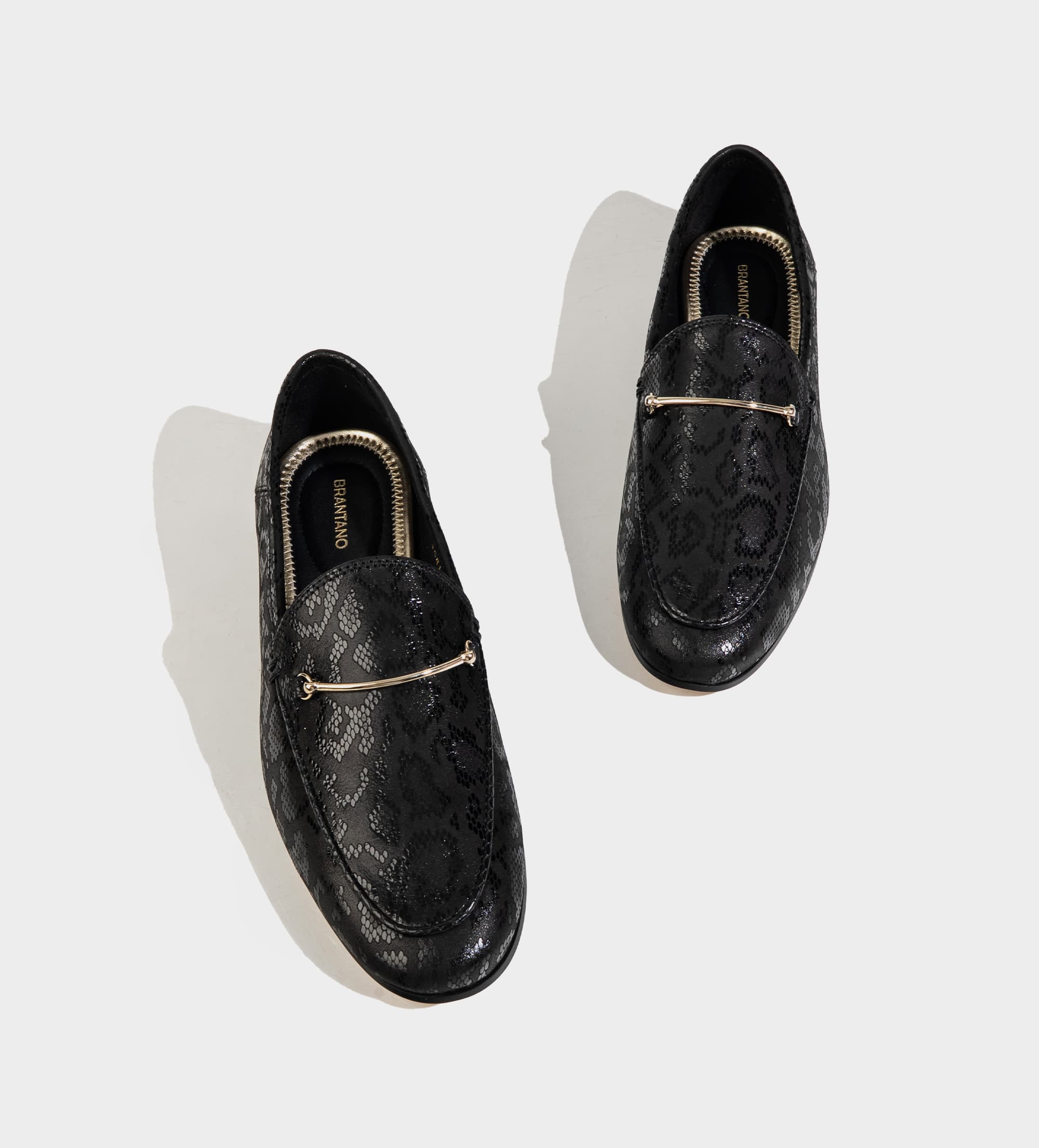 MOCASÍN PIEL HERRAJE GRABADO SNAKE NEGRO