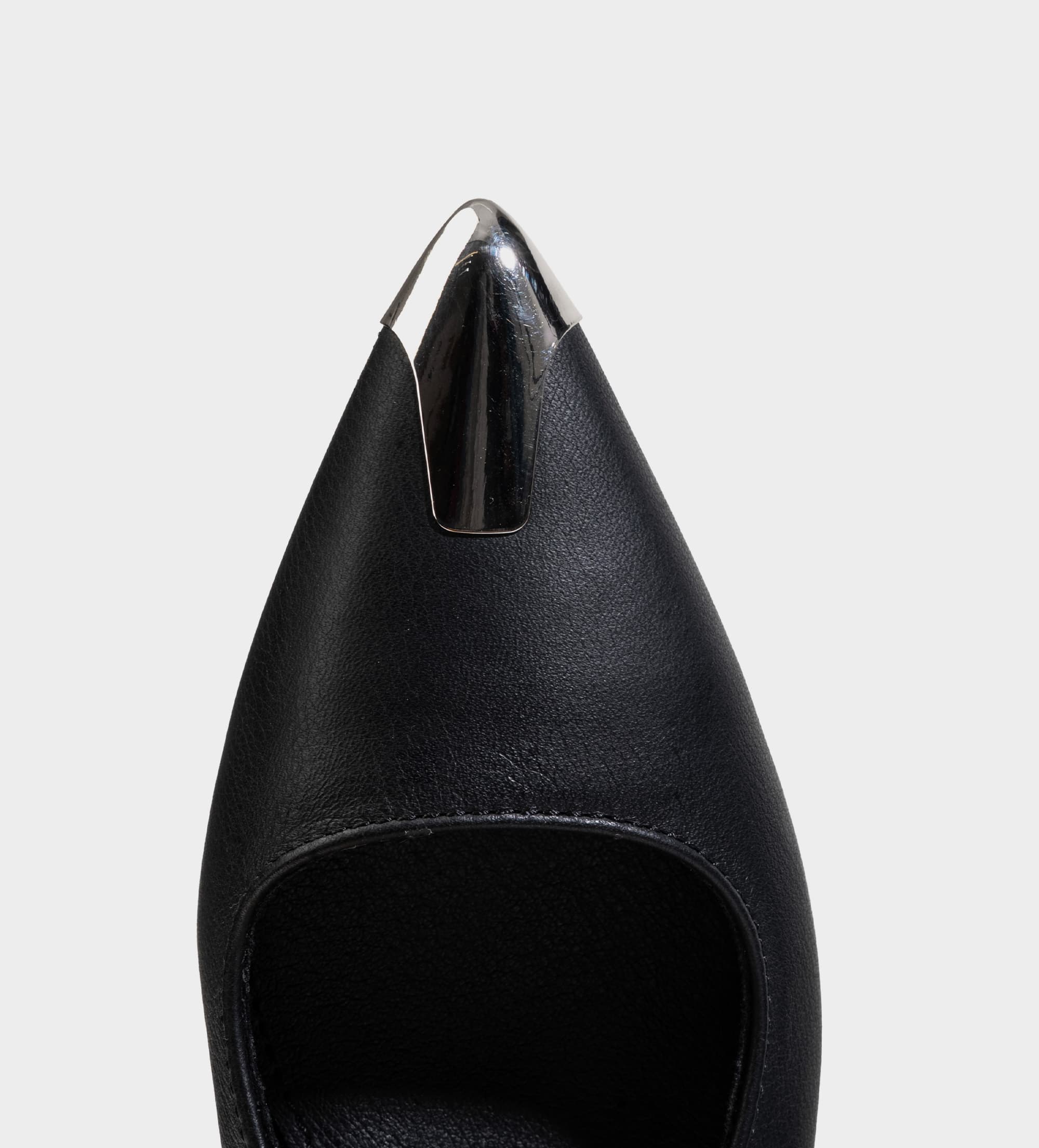 ZAPATILLA DESTALONADA TACÓN KITTEN PIEL NEGRO