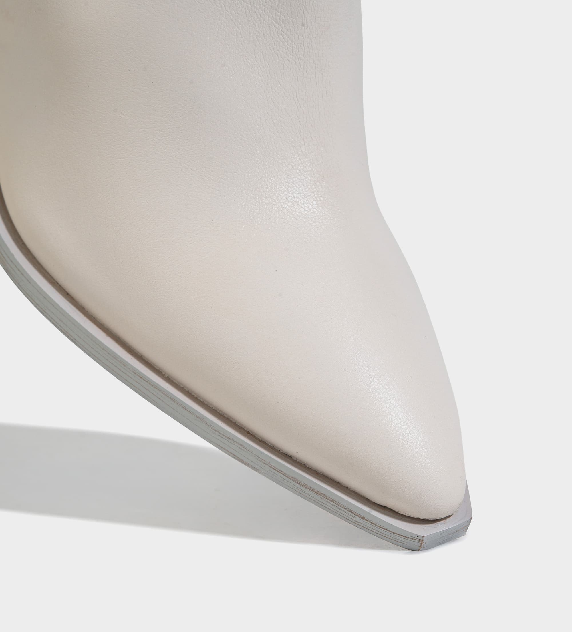 BOTA WESTERN TACÓN BLOQUE PIEL FLORES BLANCO