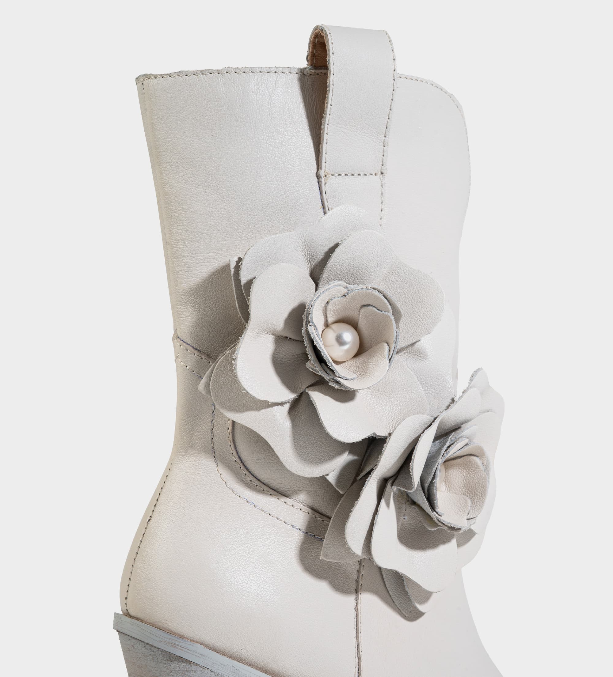 BOTA WESTERN TACÓN BLOQUE PIEL FLORES BLANCO