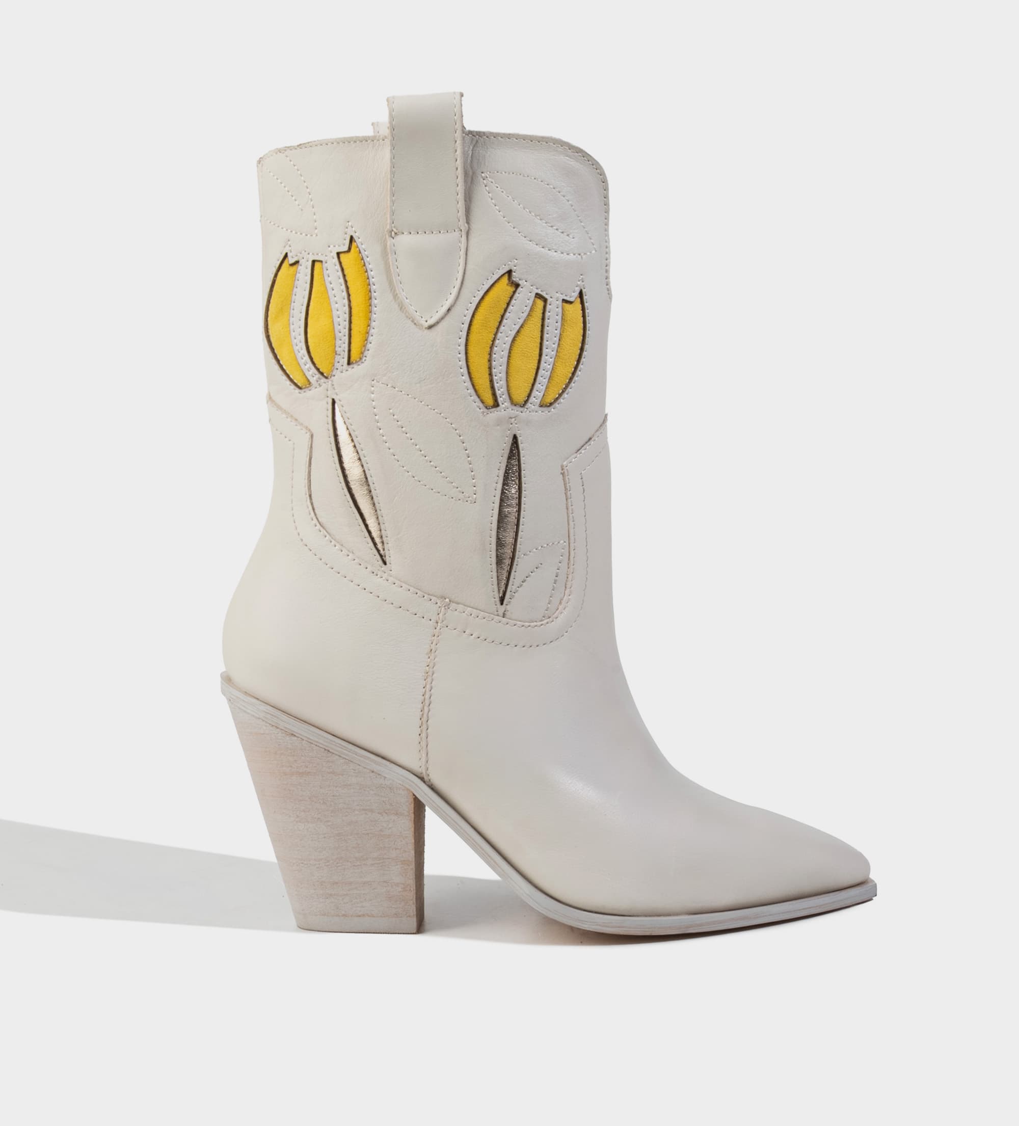 BOTA WESTERN PIEL BLANCO CON FLORES