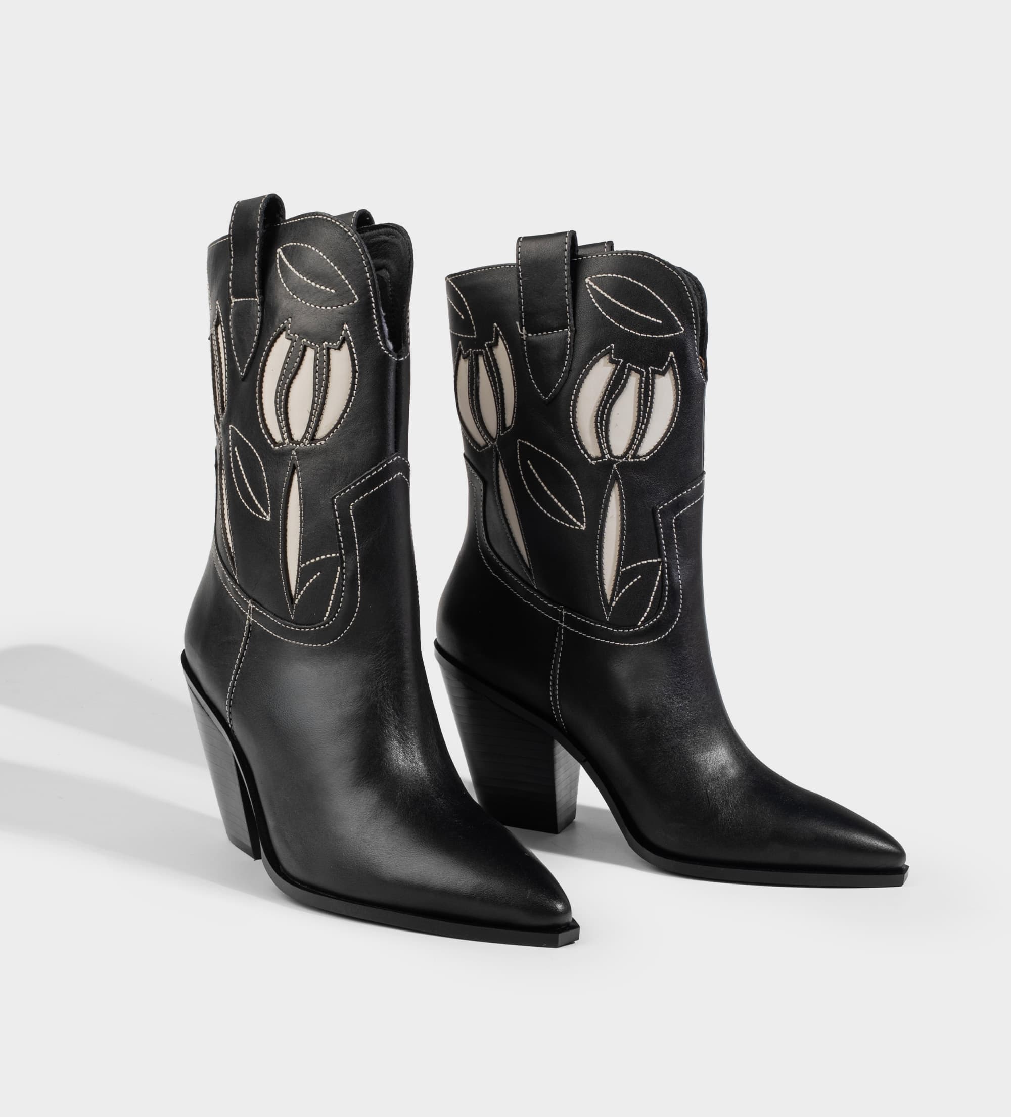 BOTA WESTERN PIEL NEGRA CON FLORES