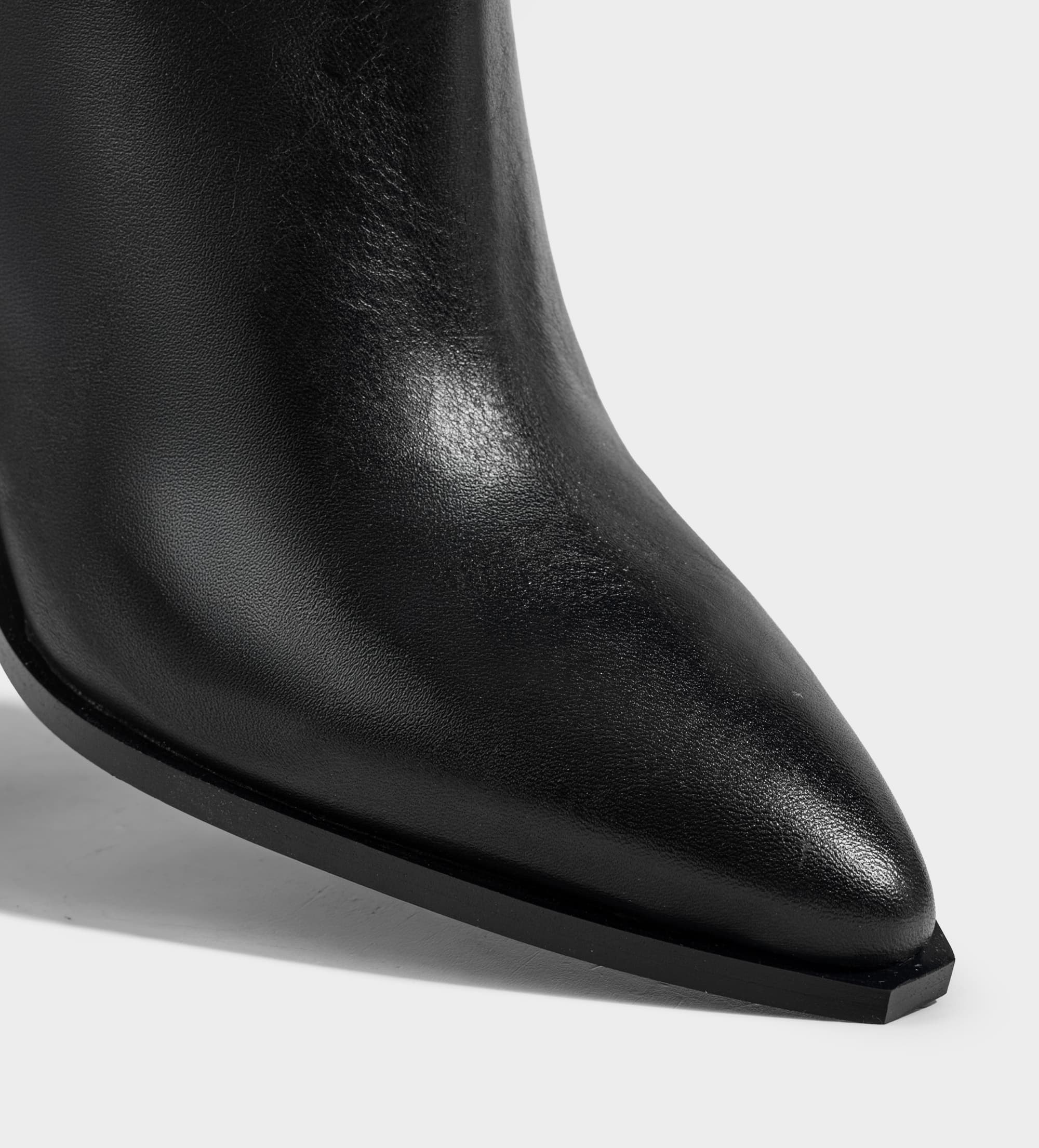 BOTA WESTERN PIEL NEGRA CON FLORES
