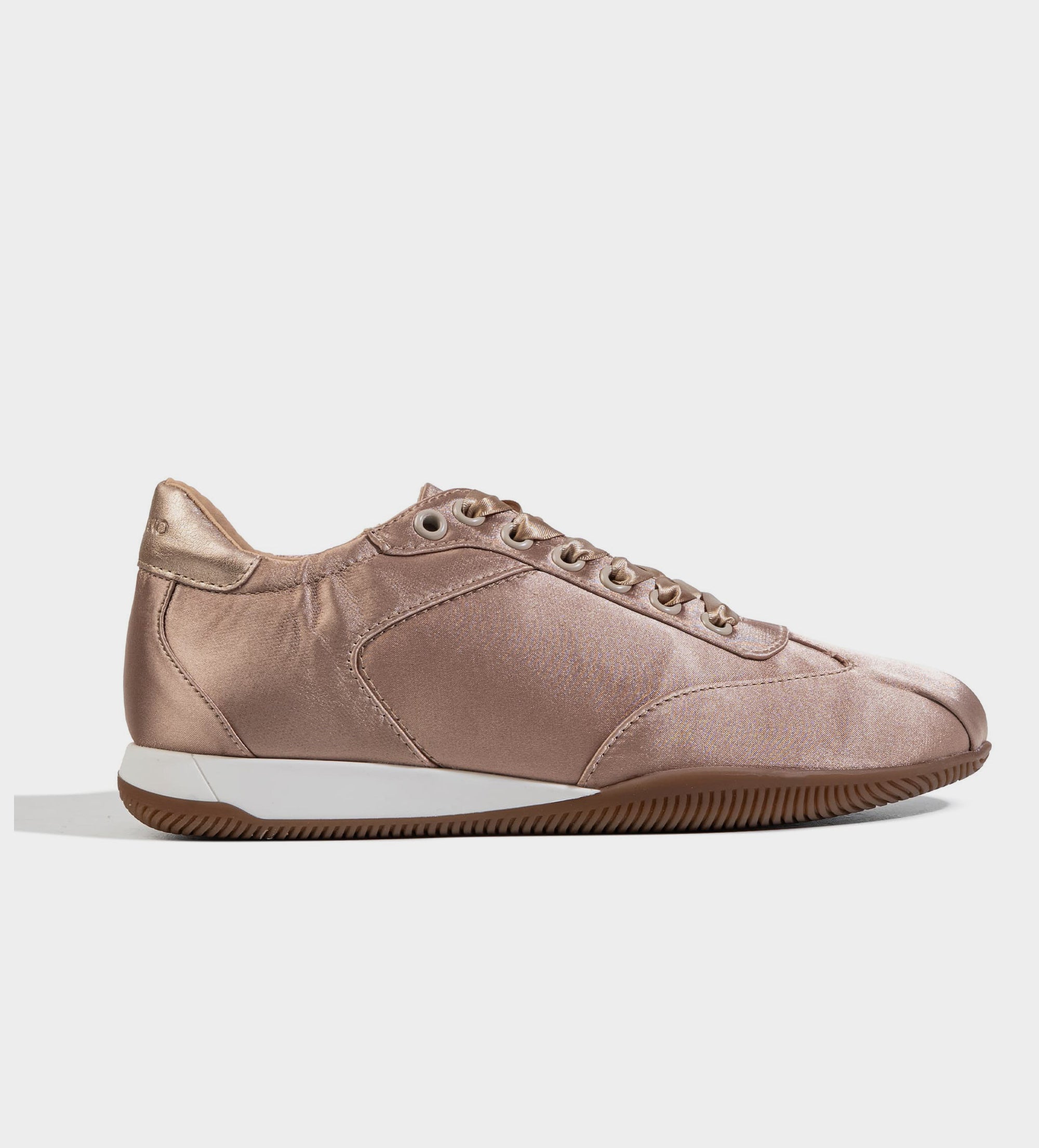 SNEAKER CASUAL TEXTIL SATINADO NUDE