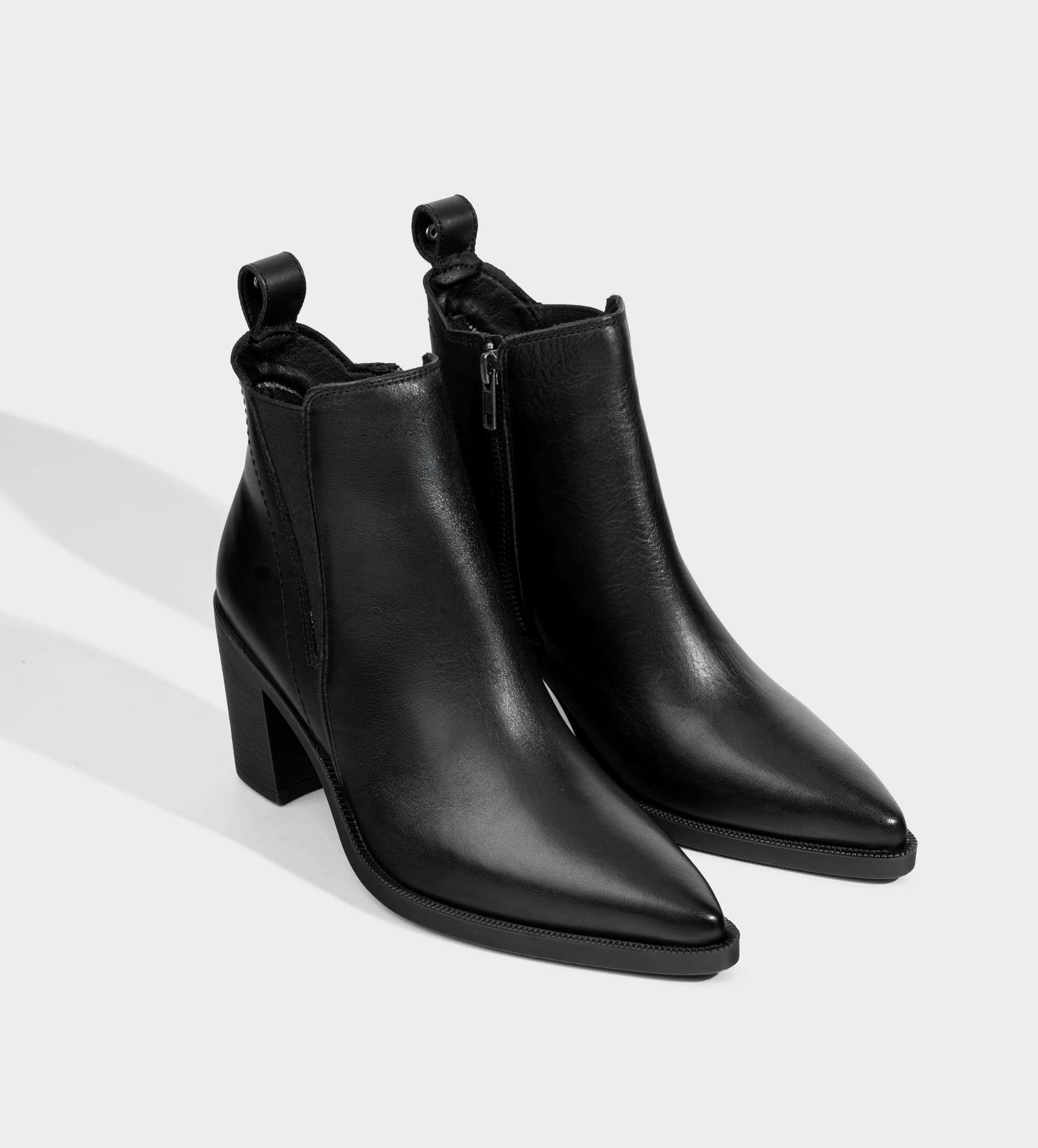 BOTA CHELSEA TACÓN BLOQUE PIEL NEGRO