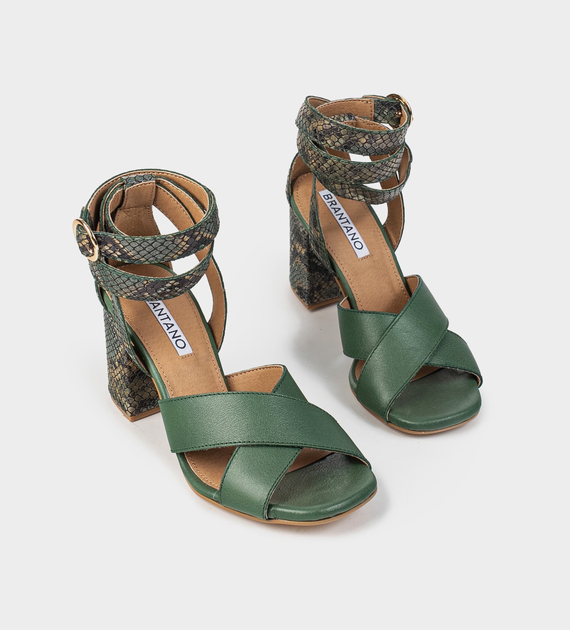 SANDALIA TACÓN TIRAS VERDE