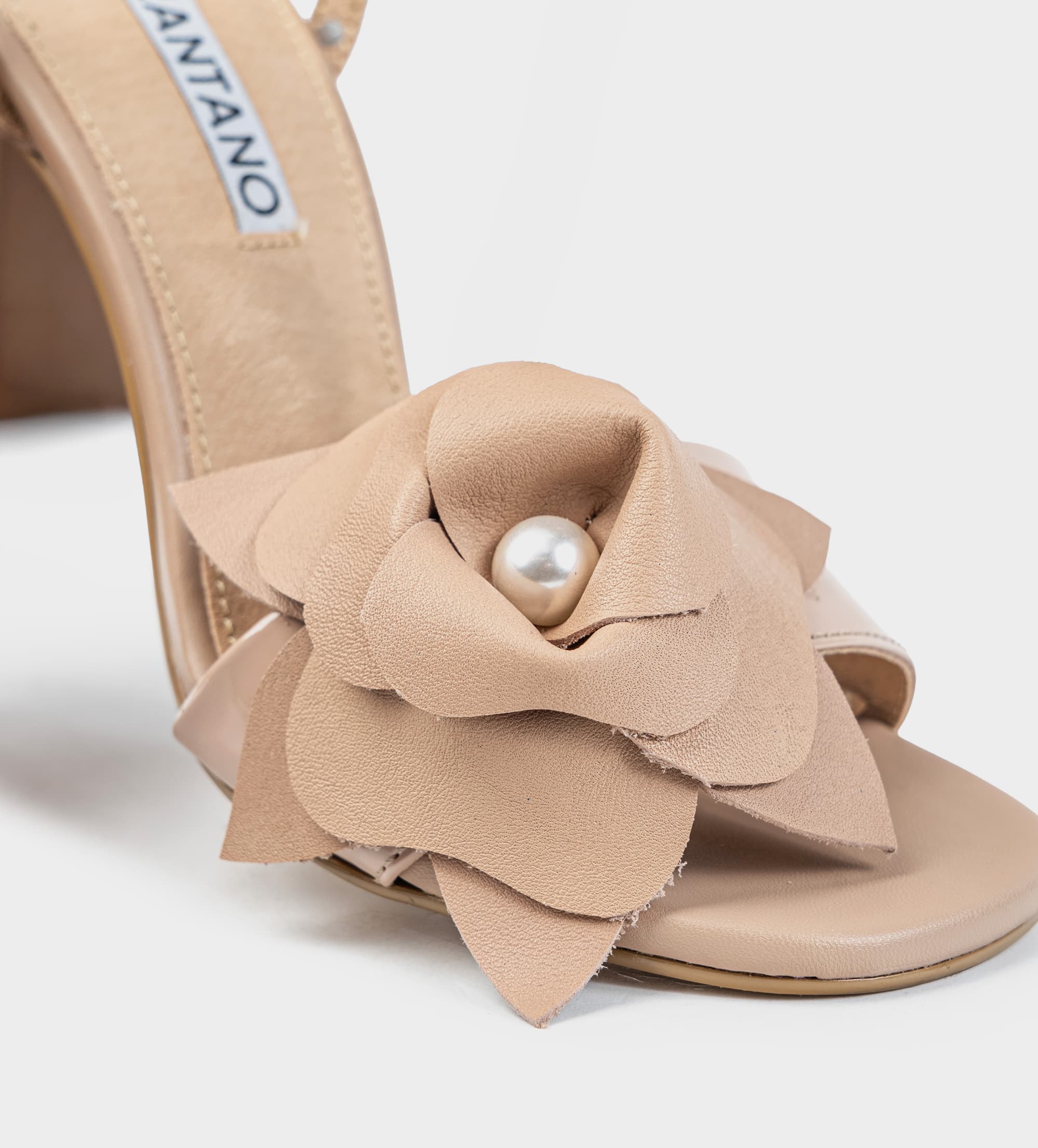 SANDALIA TACÓN BLOQUE FLORES BEIGE