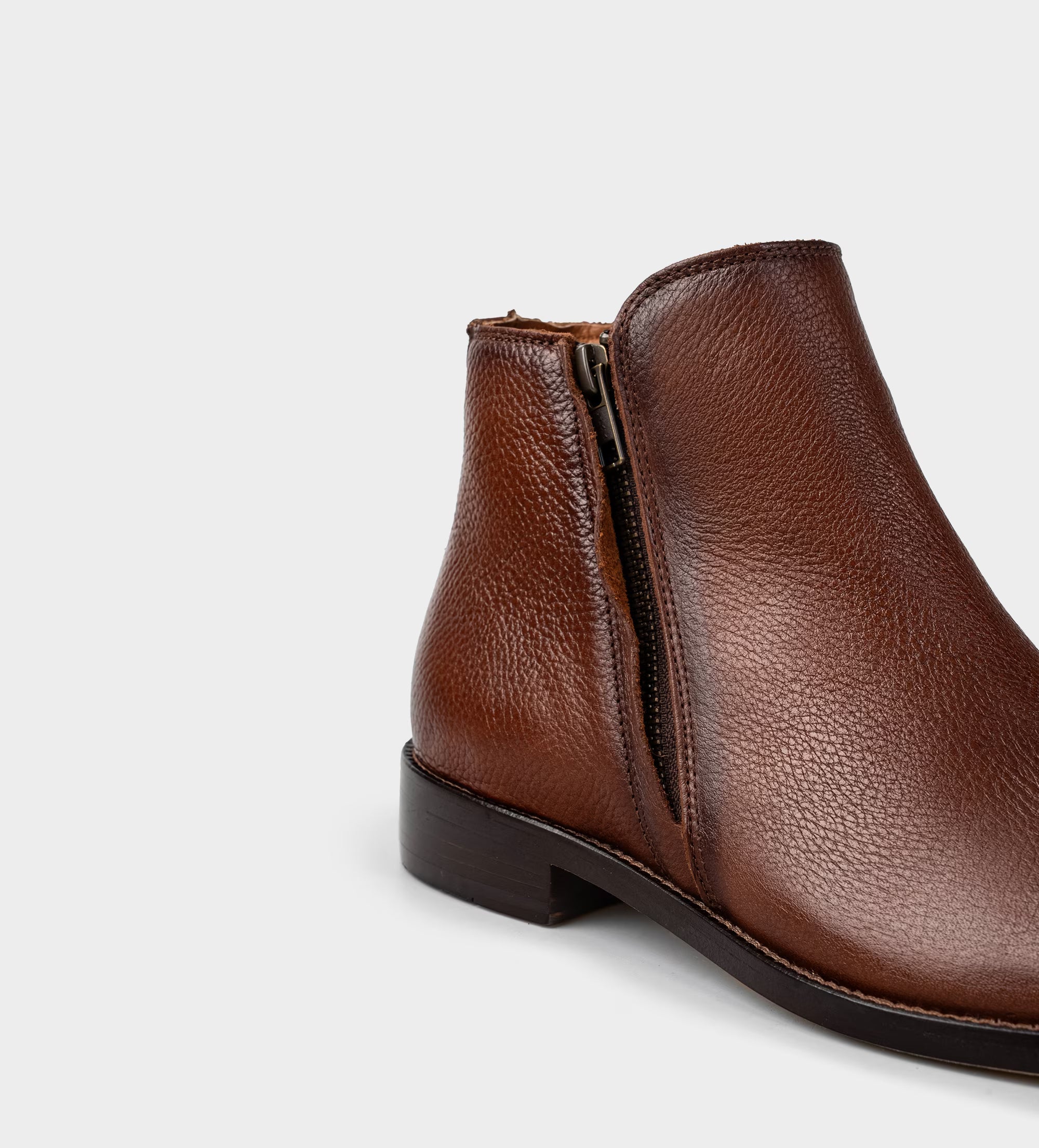 BOTA CASUAL CIERRE LATERAL PIEL CAFÉ