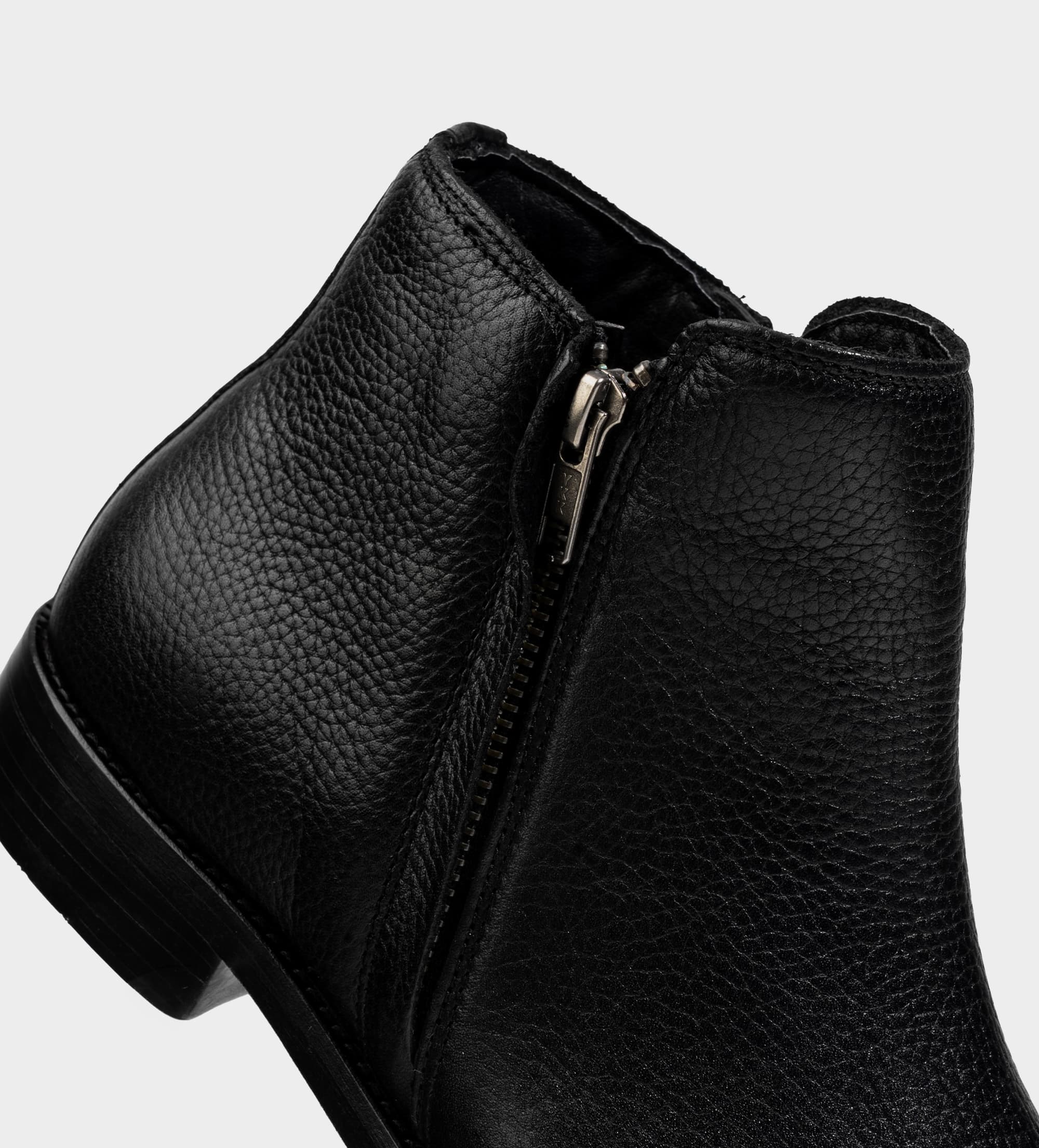 BOTA CASUAL CIERRE LATERAL PIEL NEGRO