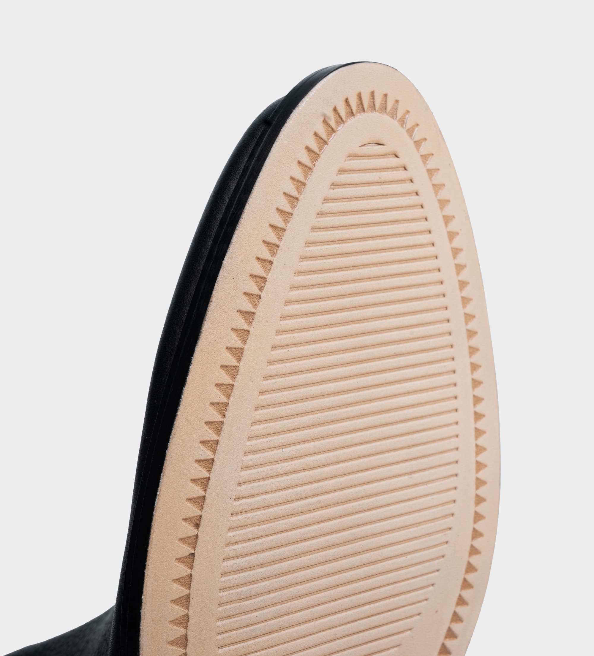 BOTA CASUAL CIERRE LATERAL PIEL NEGRO