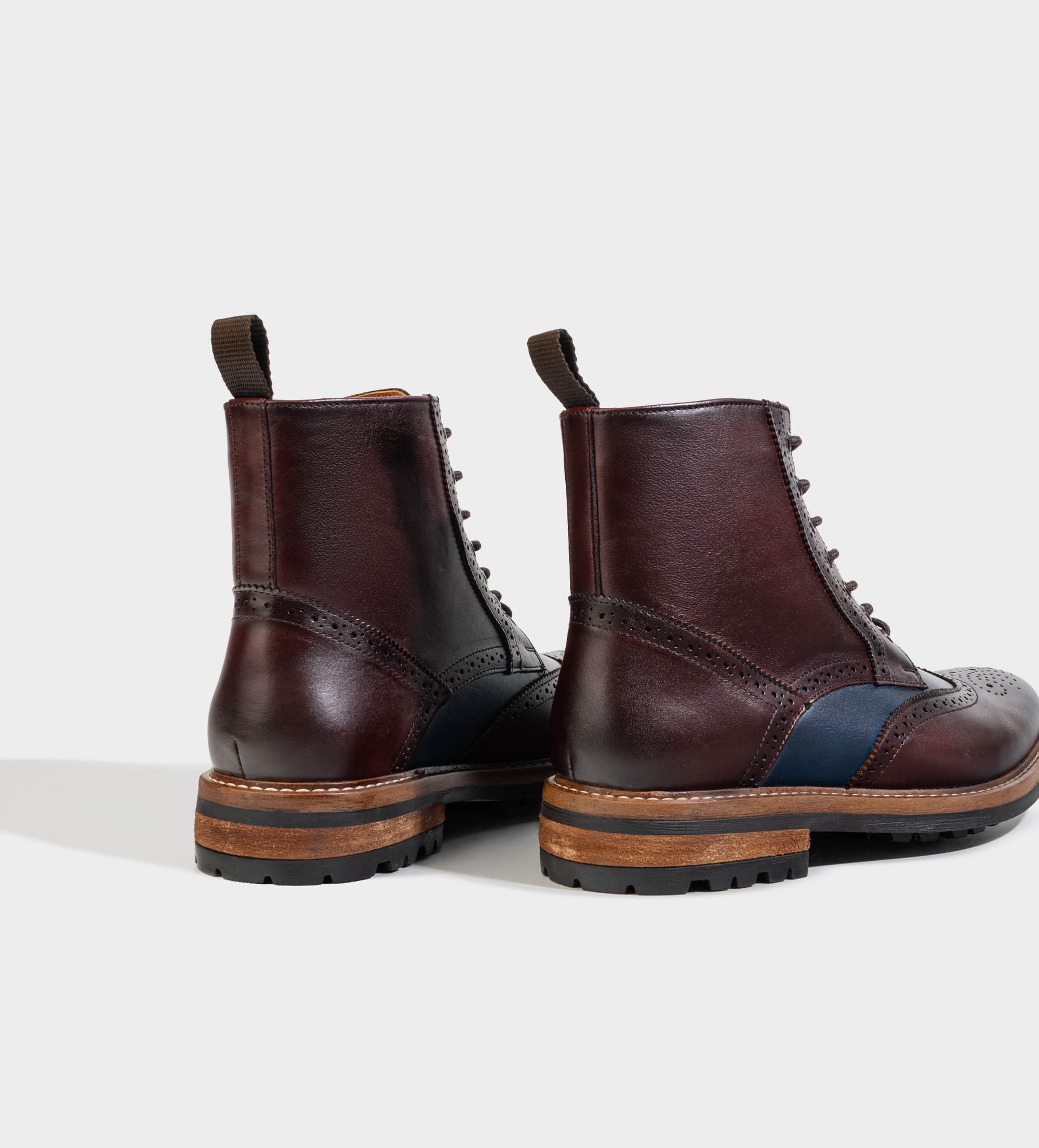 BOTA AGUJETAS BROGUE PIEL VINO CON AZUL