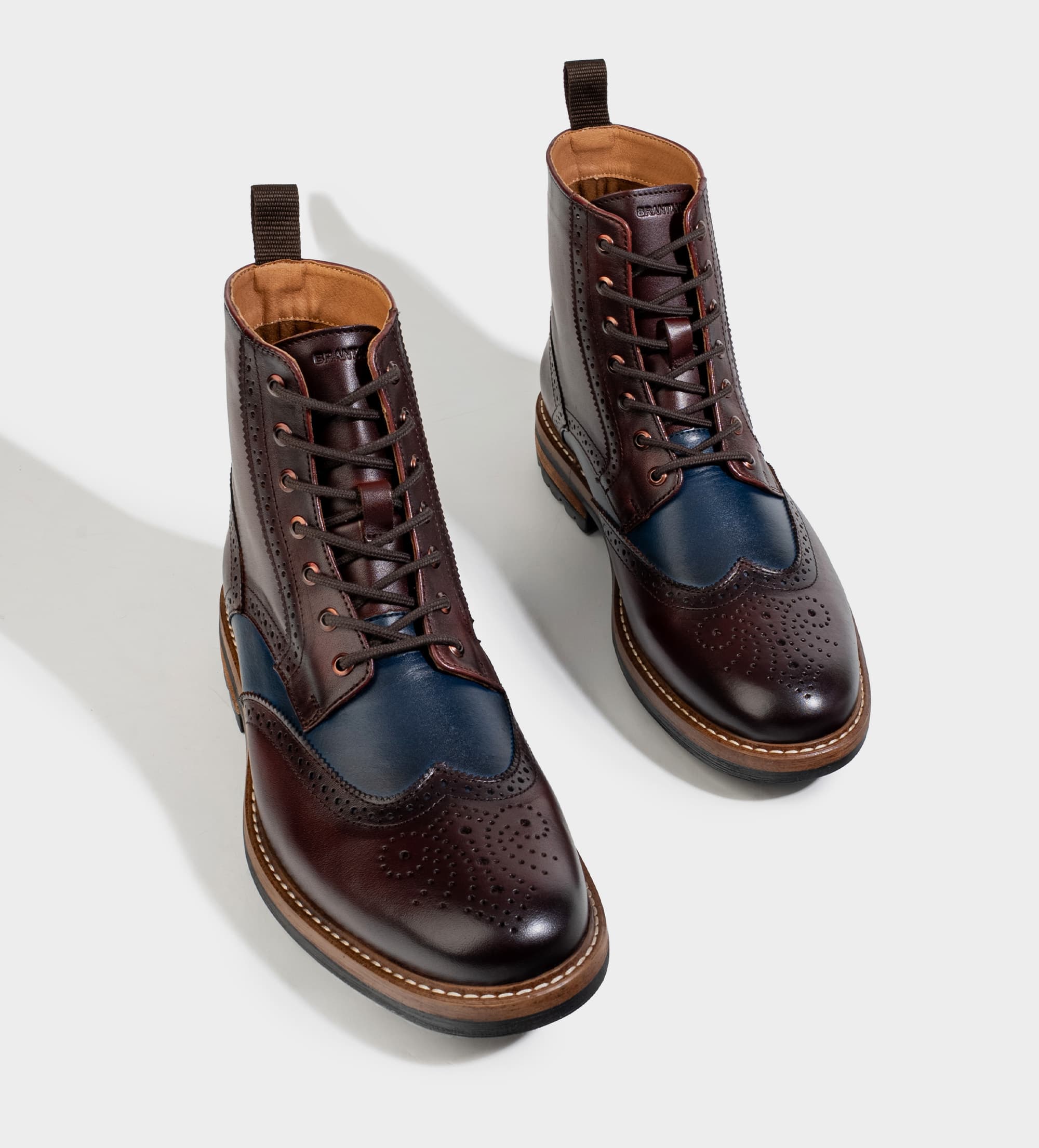 BOTA AGUJETAS BROGUE PIEL VINO CON AZUL