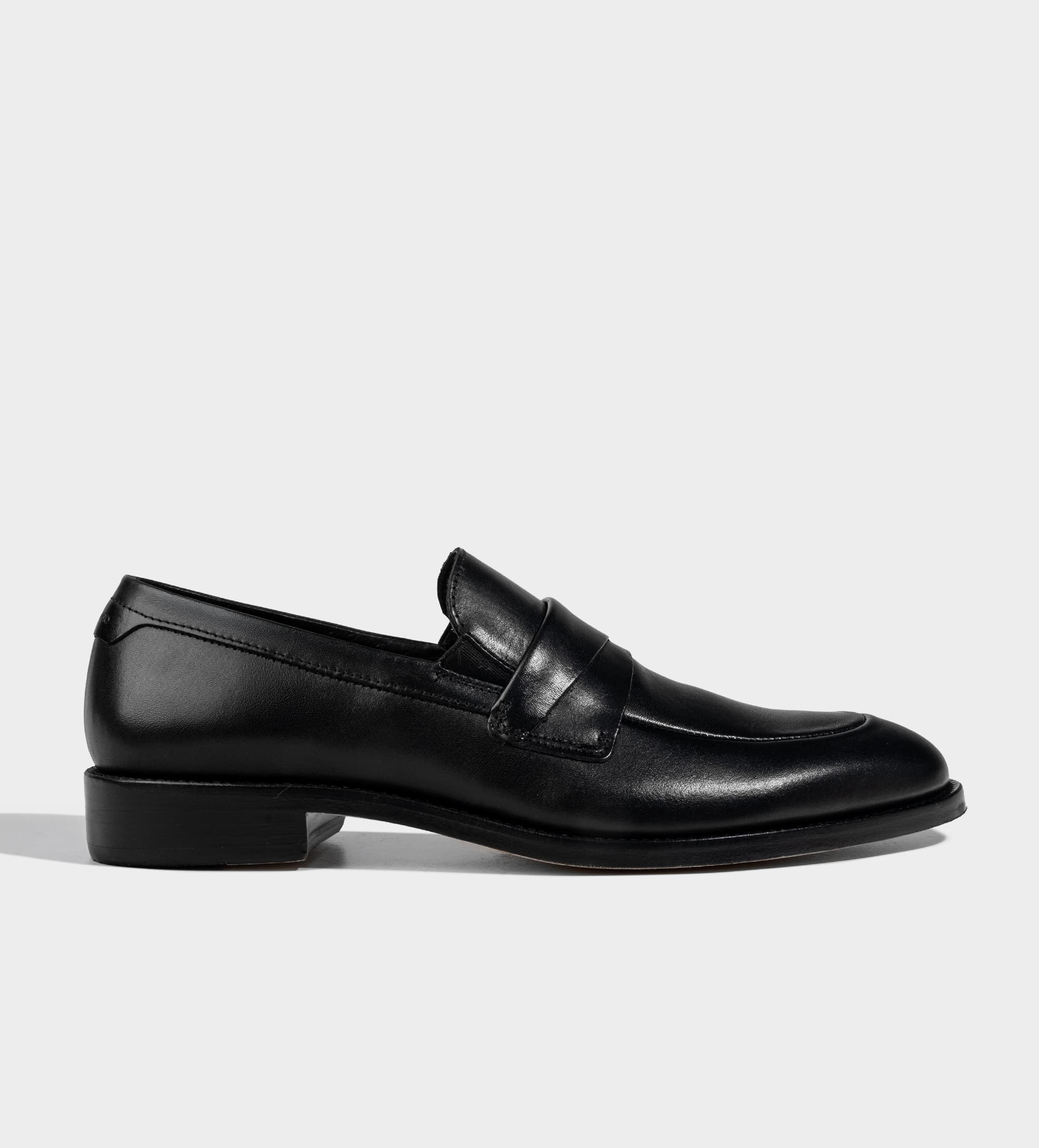 MOCASIN VESTIR SUELA DE CUERO PIEL NEGRO