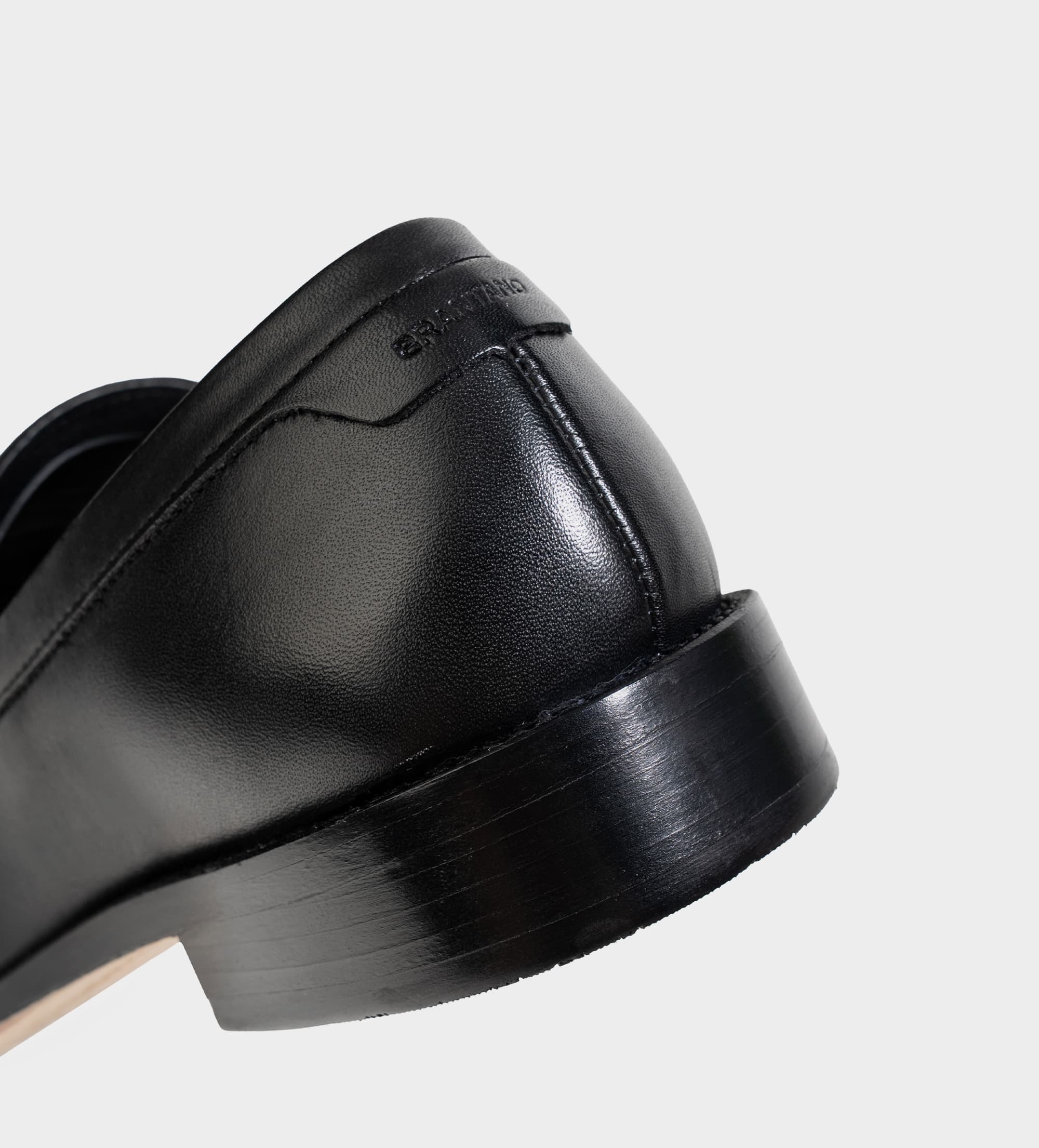 MOCASIN VESTIR SUELA DE CUERO PIEL NEGRO