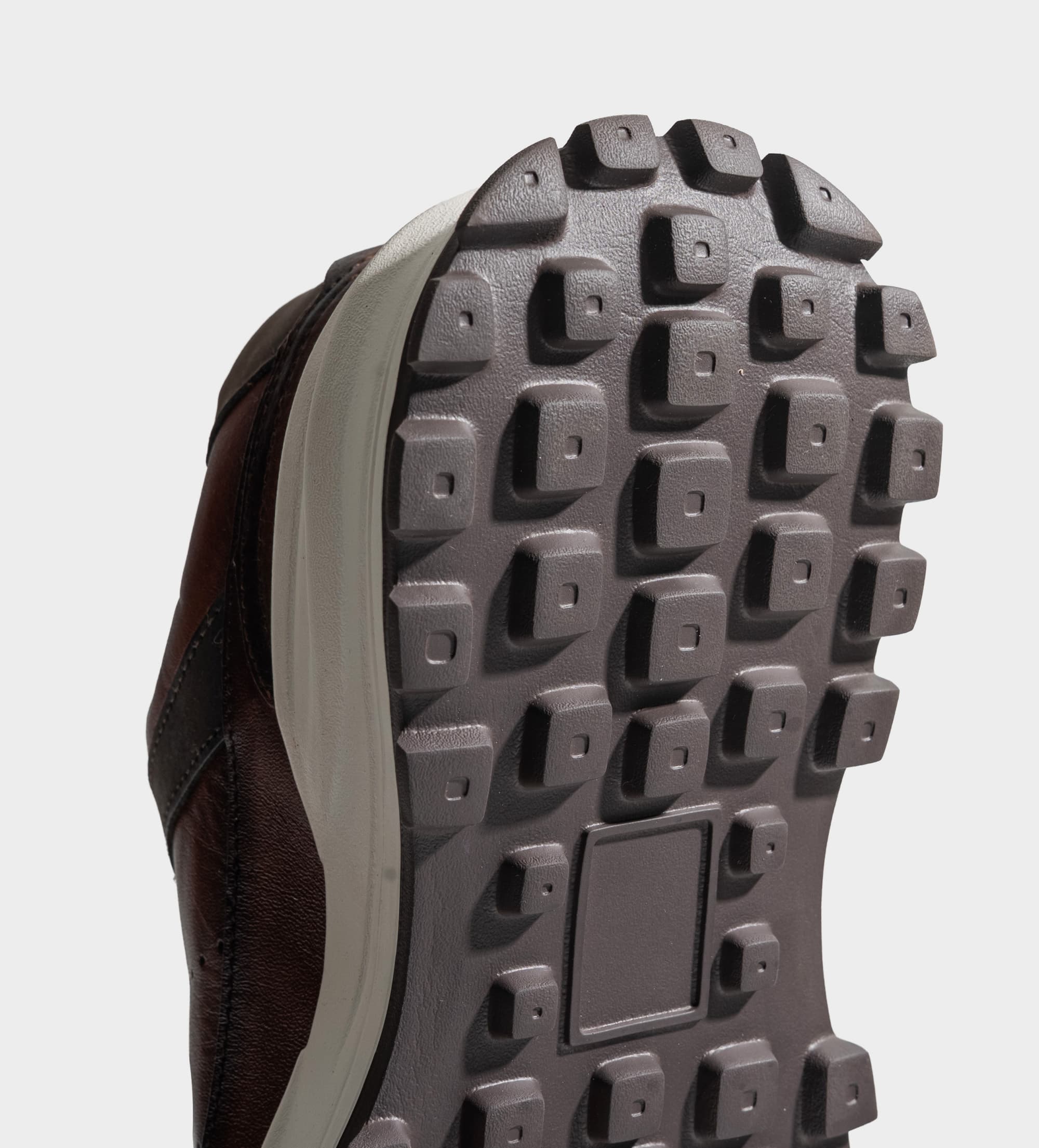SNEAKER EVA ULTRA LIGERA PIEL CAFÉ