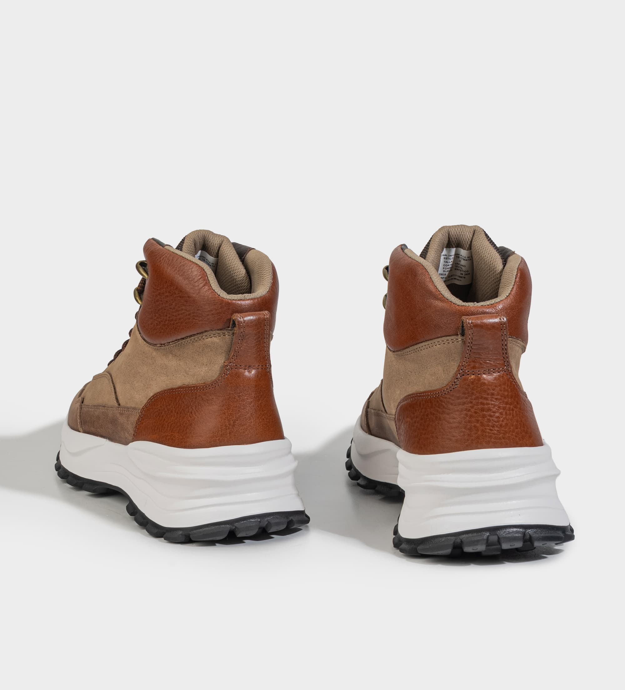 BOTA OUTDOOR SUELA ULTRA LIGERA PIEL CAFÉ