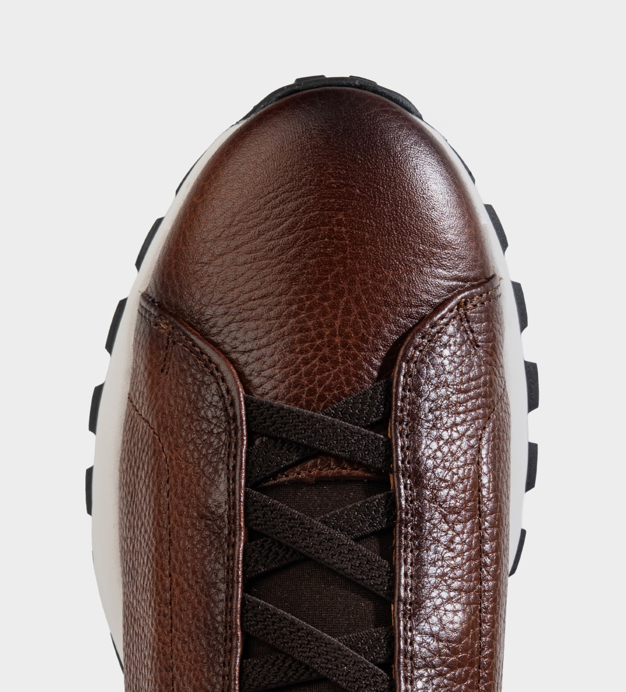 SNEAKER SUELA ULTRALIGERA PIEL CAFÉ