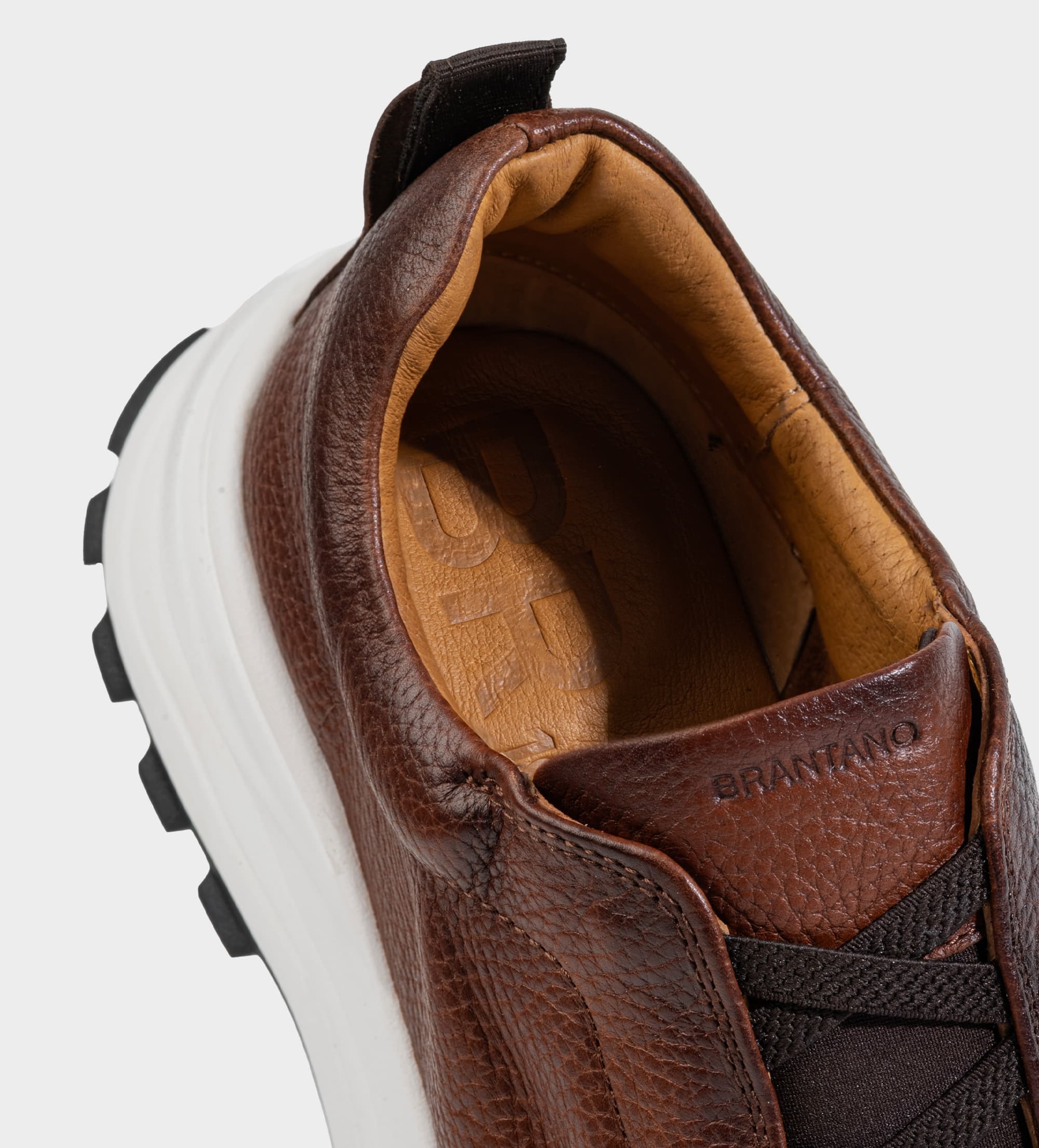 SNEAKER SUELA ULTRALIGERA PIEL CAFÉ