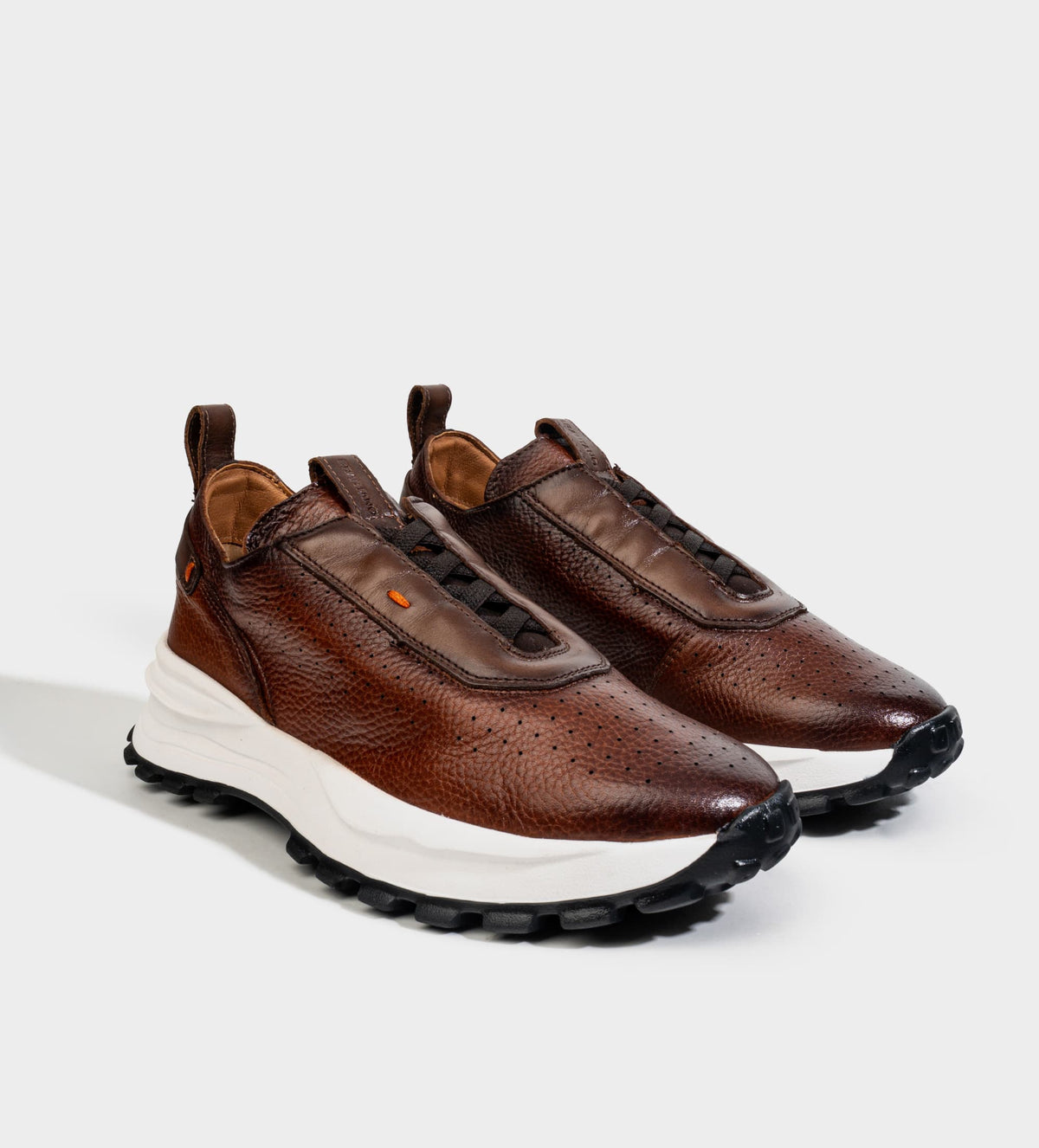 SNEAKER AGUJETA ELÁSTICA PIEL CAFÉ